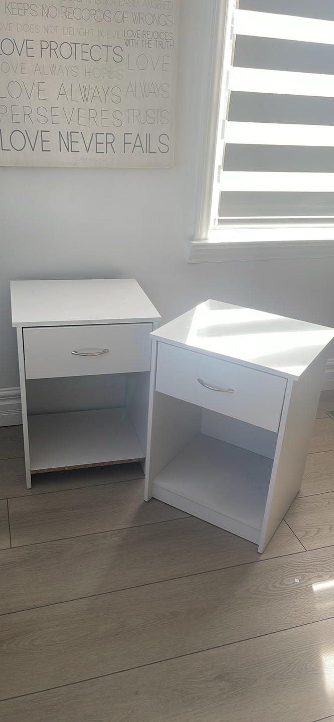 Set of two White Nightstand with Drawer