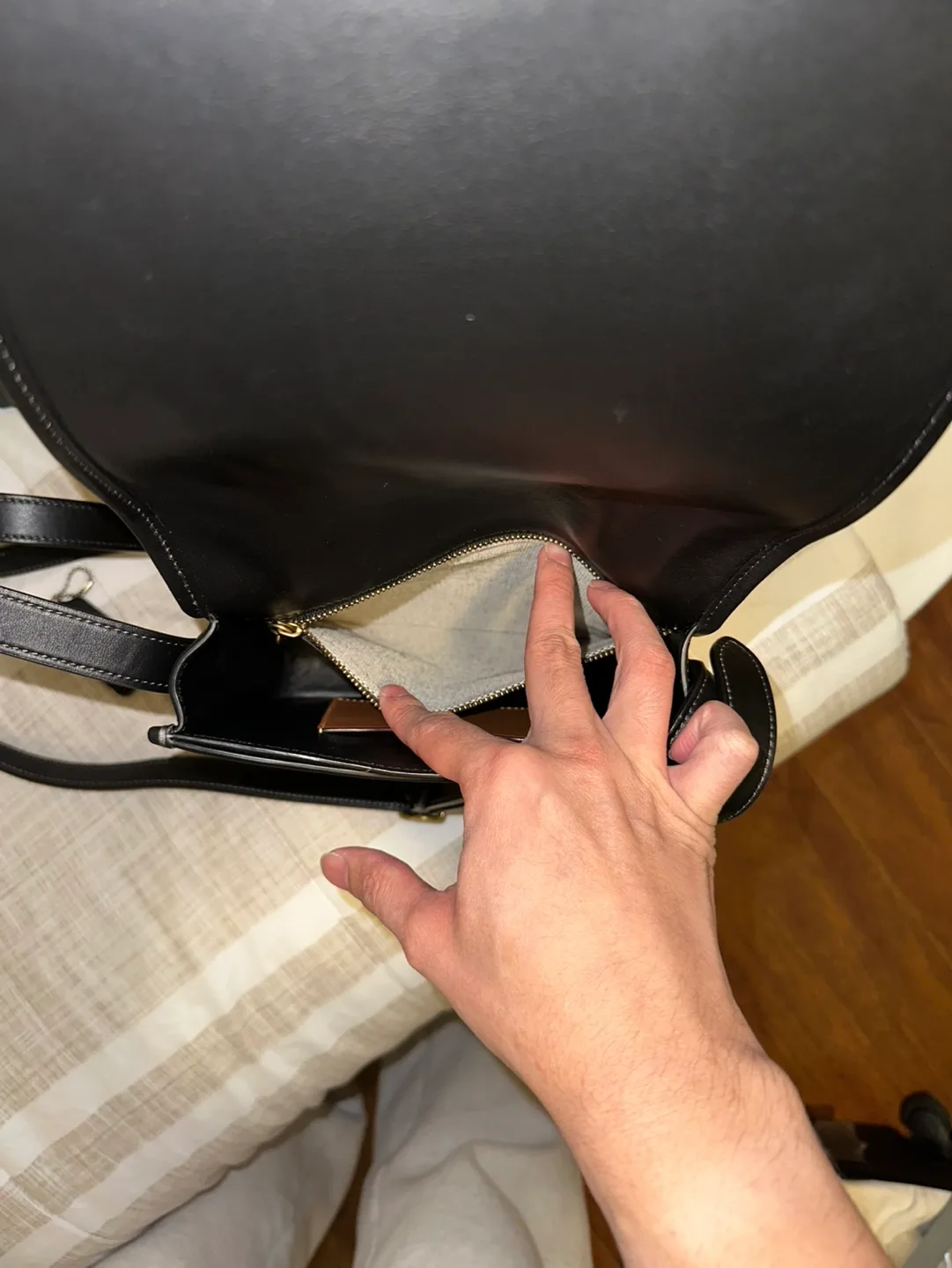 Coach Black Leather Crossbody Bag *ChristmasSelling* image indicator(4)