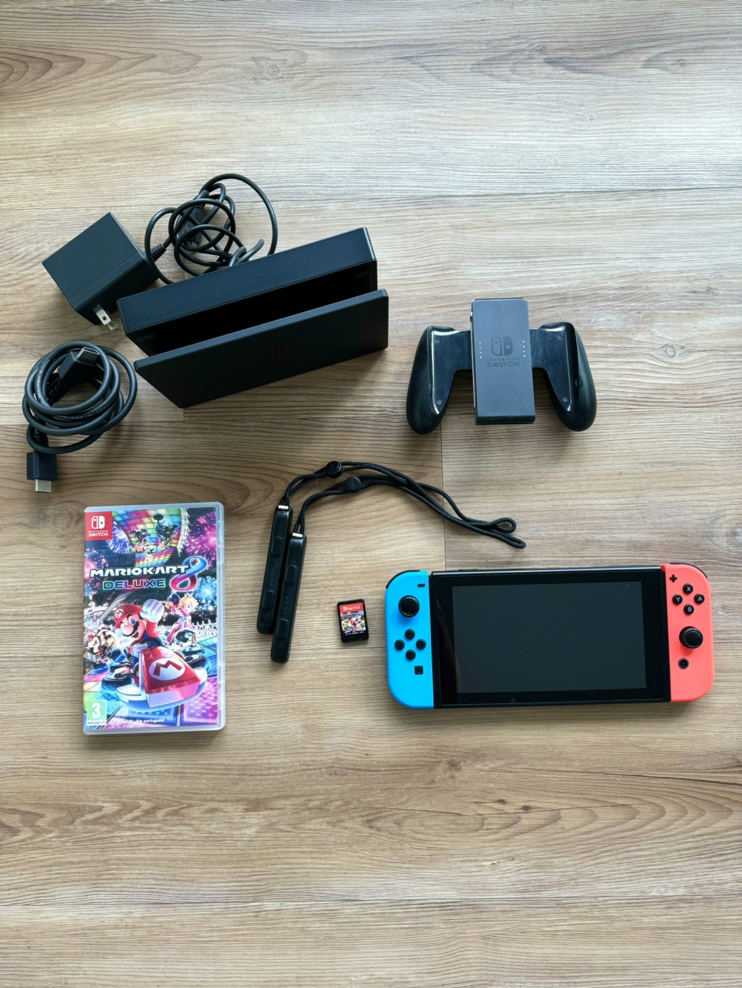 Nintendo Switch + Mario Kart 8 - photo 2