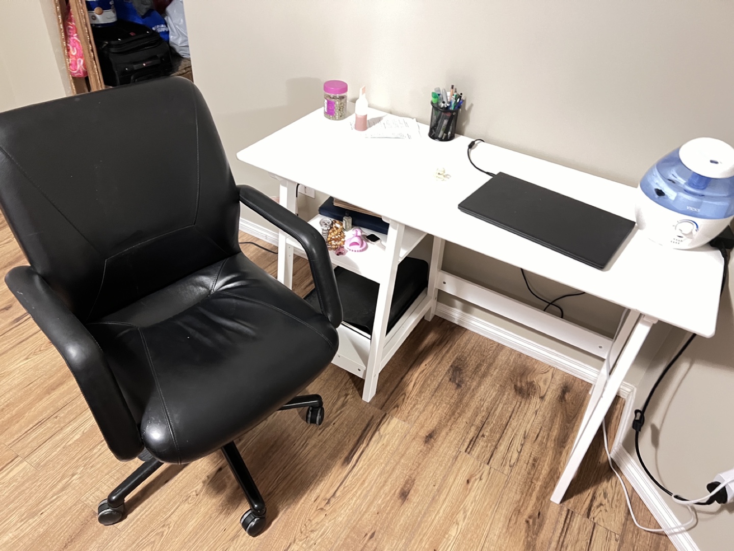 White Desk with Black Office Chair - photo 3
