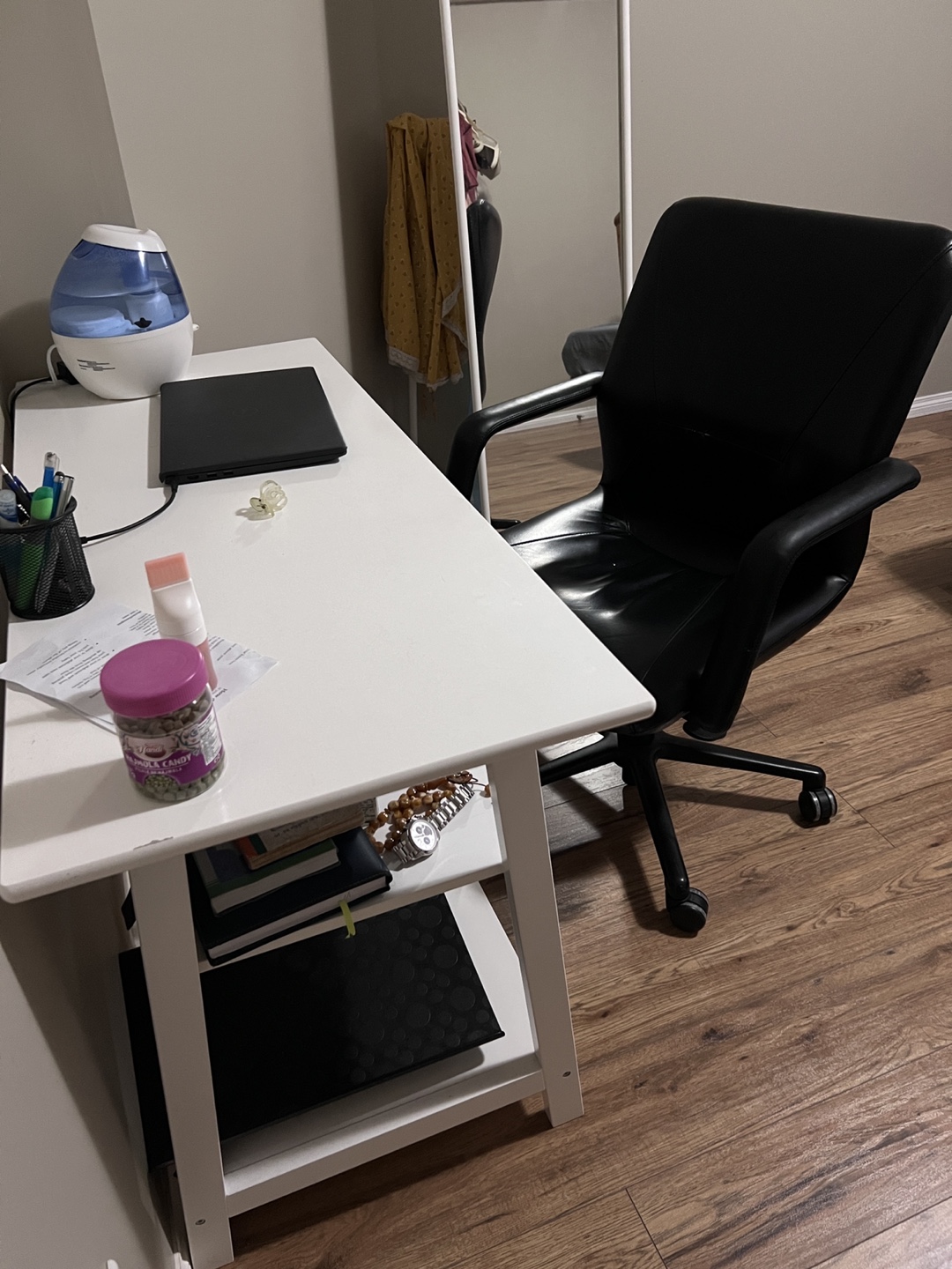 White Desk with Black Office Chair - photo 2