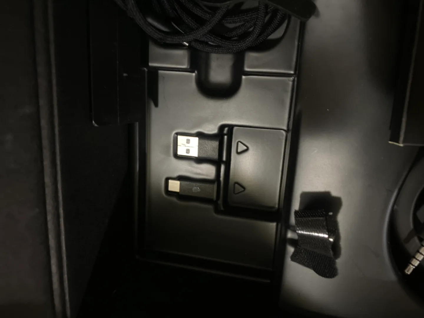 Alienware Tri-Mode Wireless Gaming Headset - AW920H image indicator(4)