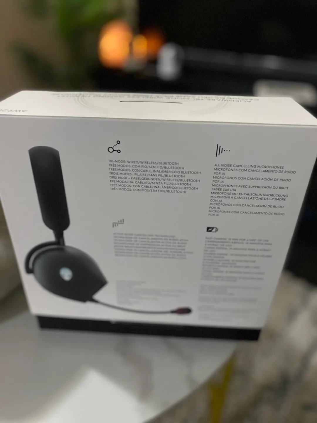 Alienware Tri-Mode Wireless Gaming Headset - AW920H image indicator(3)