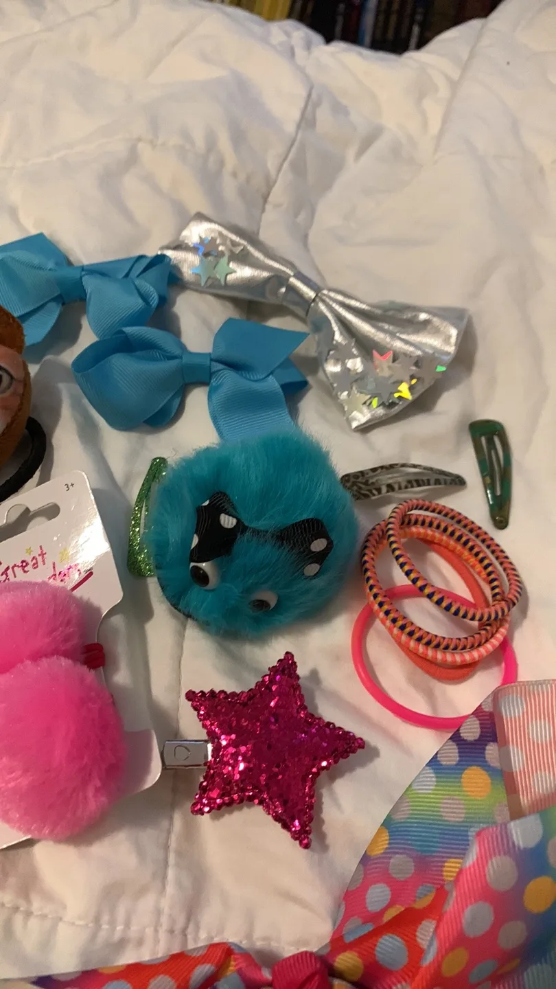 Girls Hair Accessories Bundle image indicator(3)