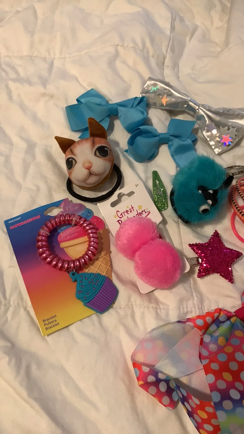 Girls Hair Accessories Bundle image indicator(2)