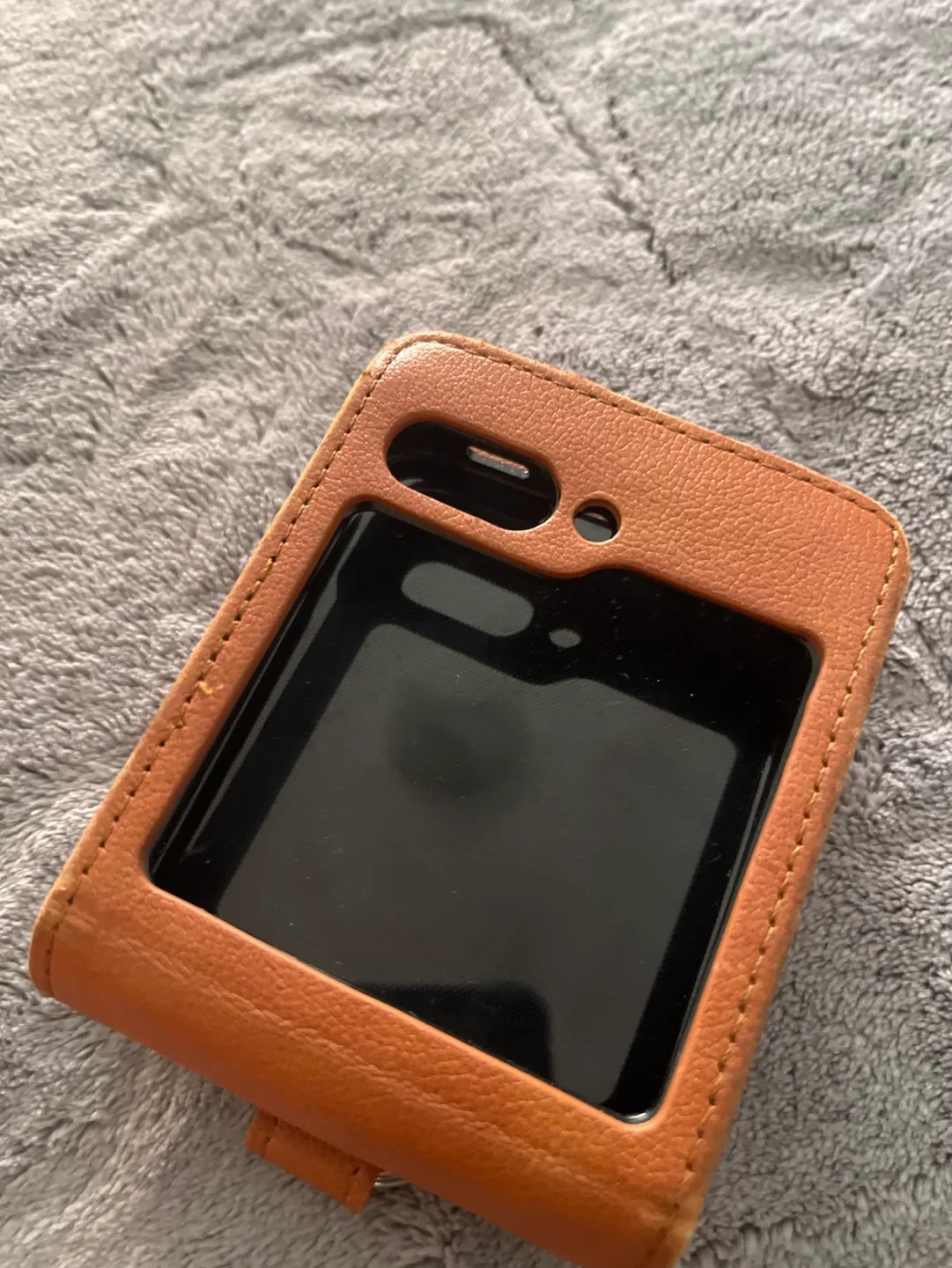 Samsung Flip 5 Leather Phone Case image indicator(4)