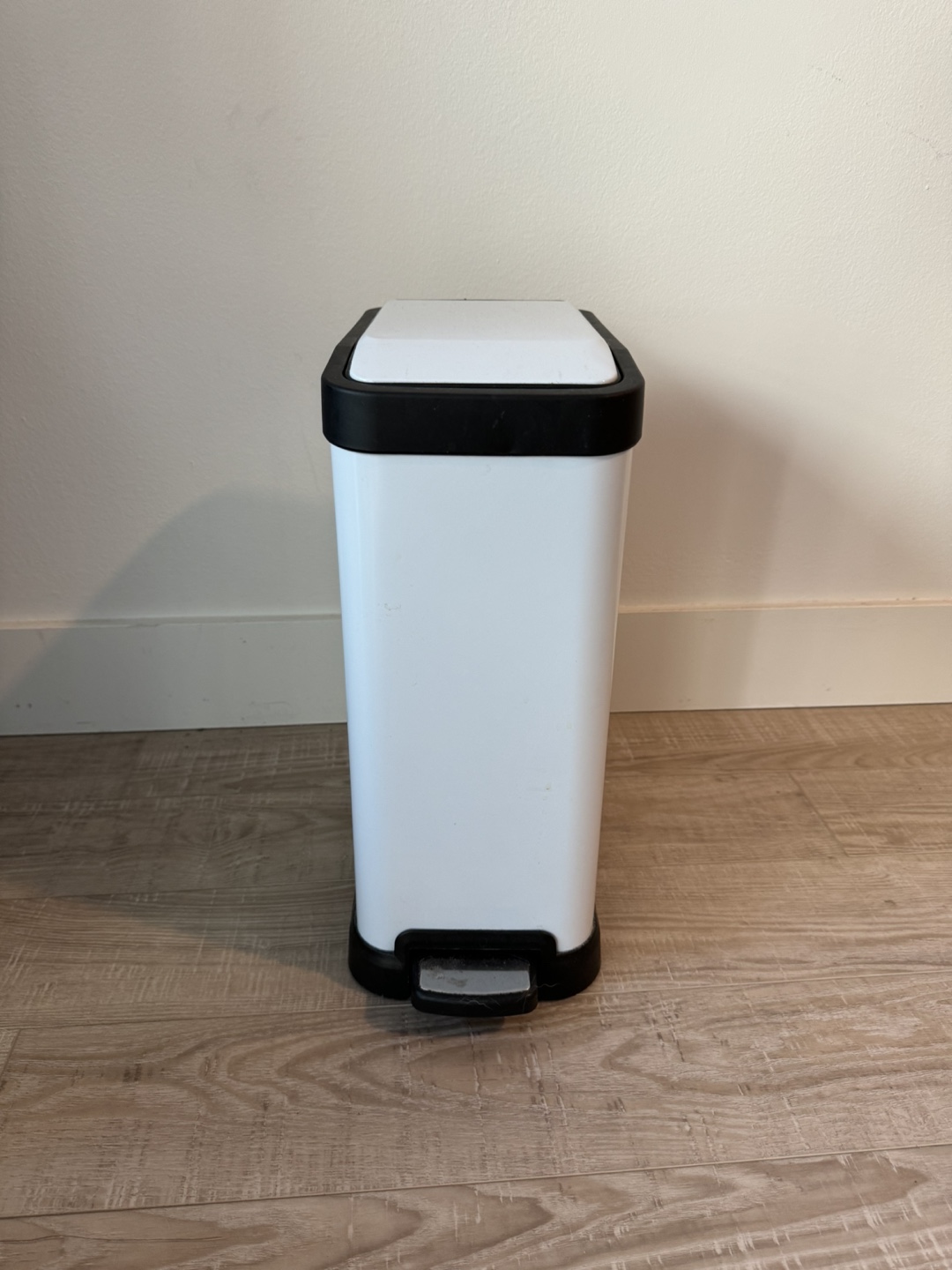 White Step Trash Can - photo 2
