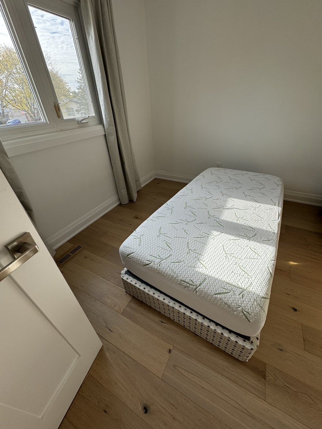 Twin Mattress and Box Spring Set - photo 3