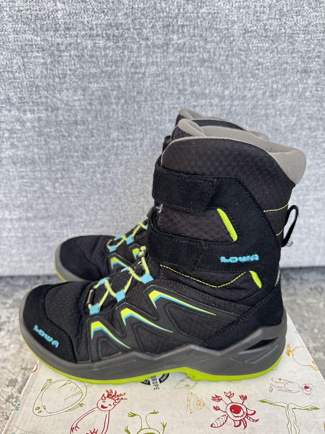 BOYS WINTER BOOTS  Size 4 LOWA Maddox Warm GTX Hi Jr Boot - photo 2