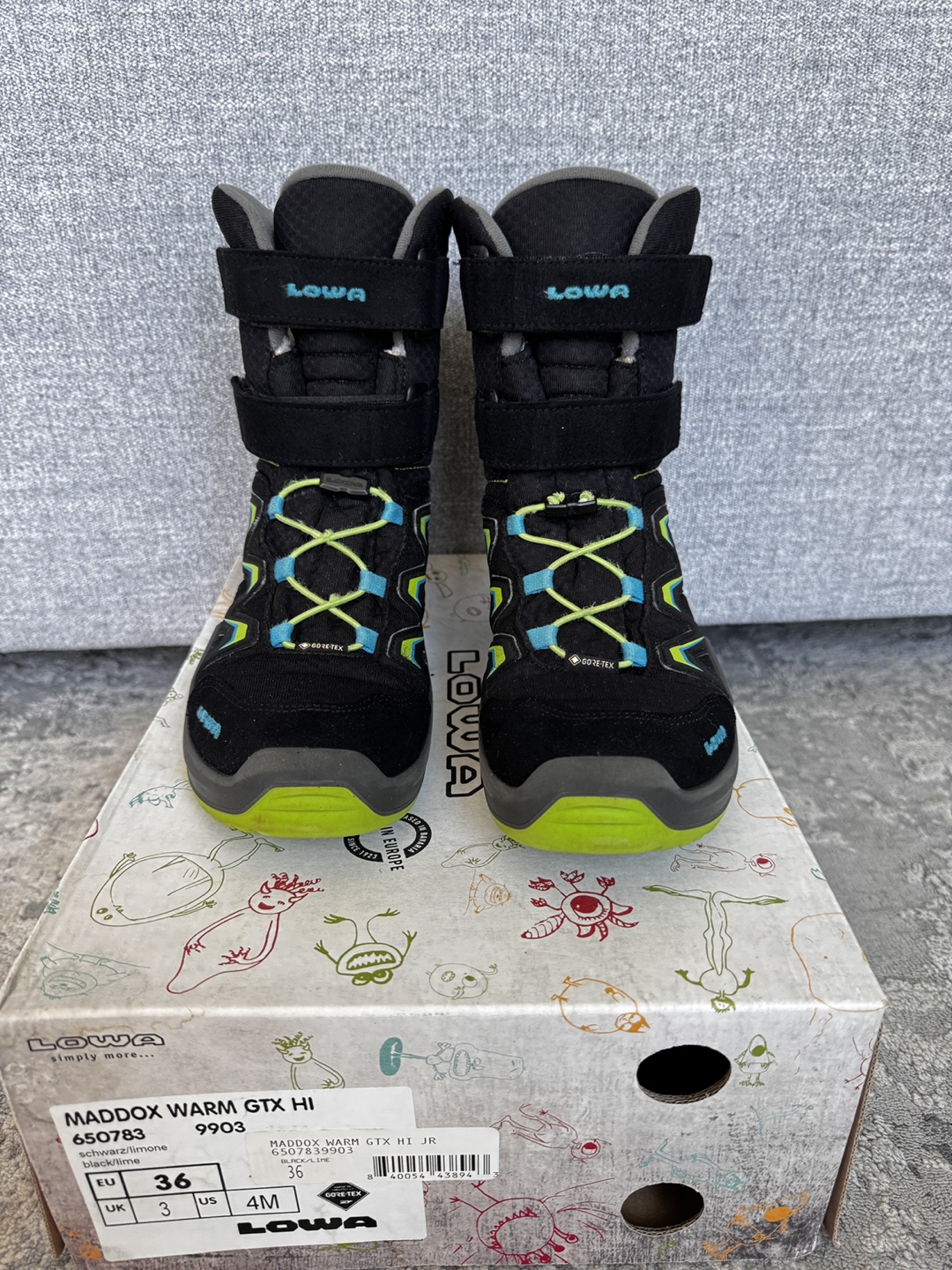 BOYS WINTER BOOTS  Size 4 LOWA Maddox Warm GTX Hi Jr Boot