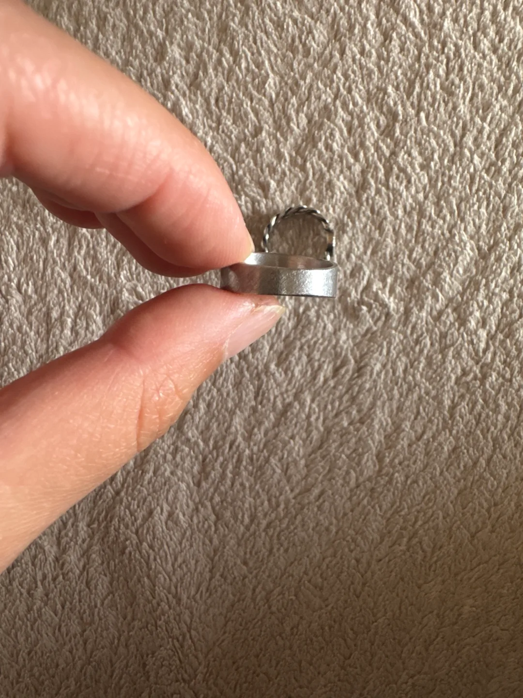 100 % 2 Silver Rings image indicator(4)