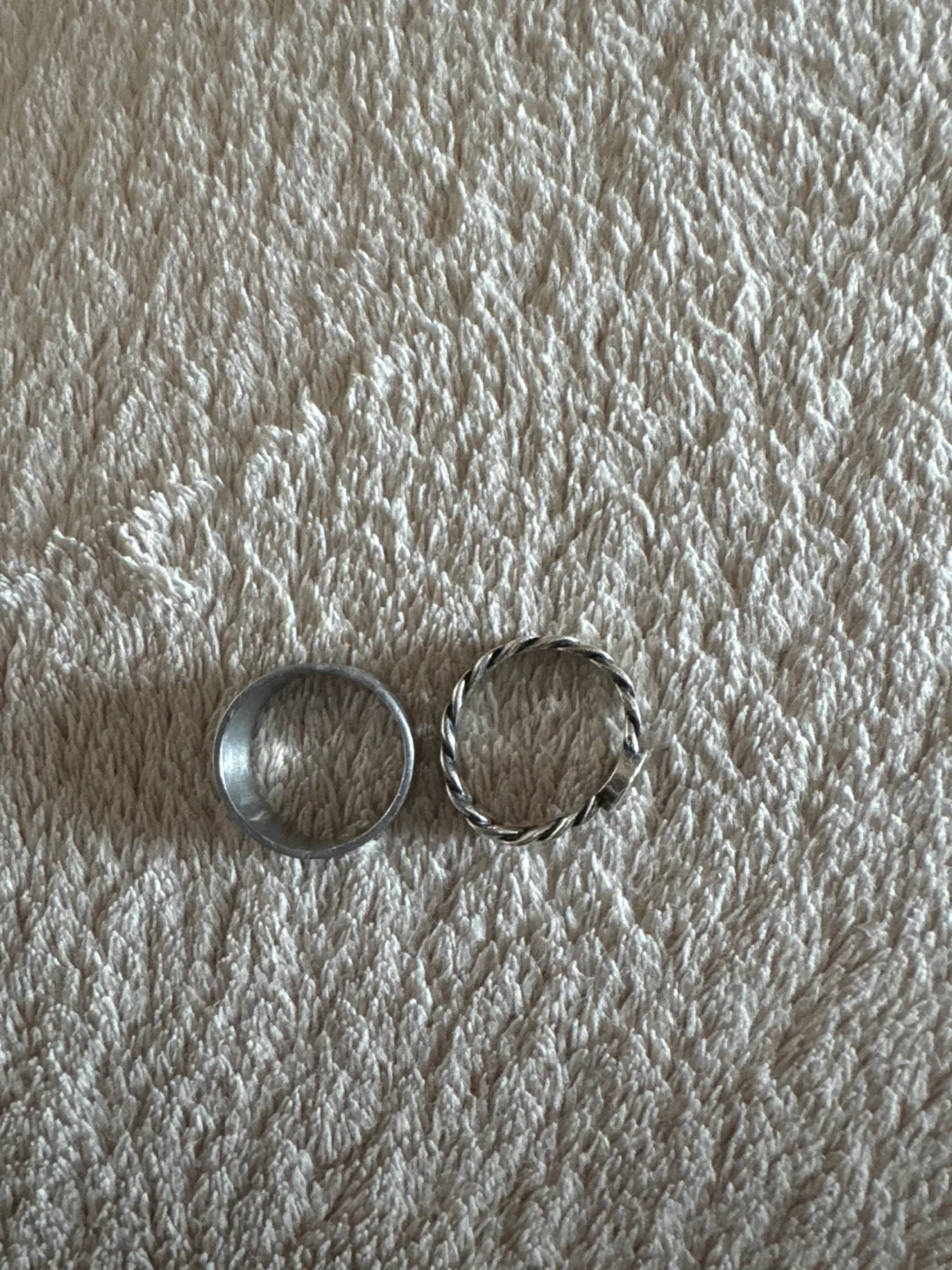 100 % 2 Silver Rings image indicator(2)