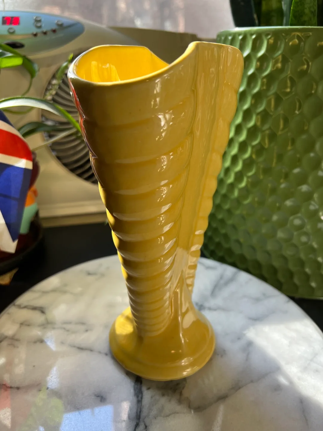 Yellow Ceramic Vase image indicator(2)
