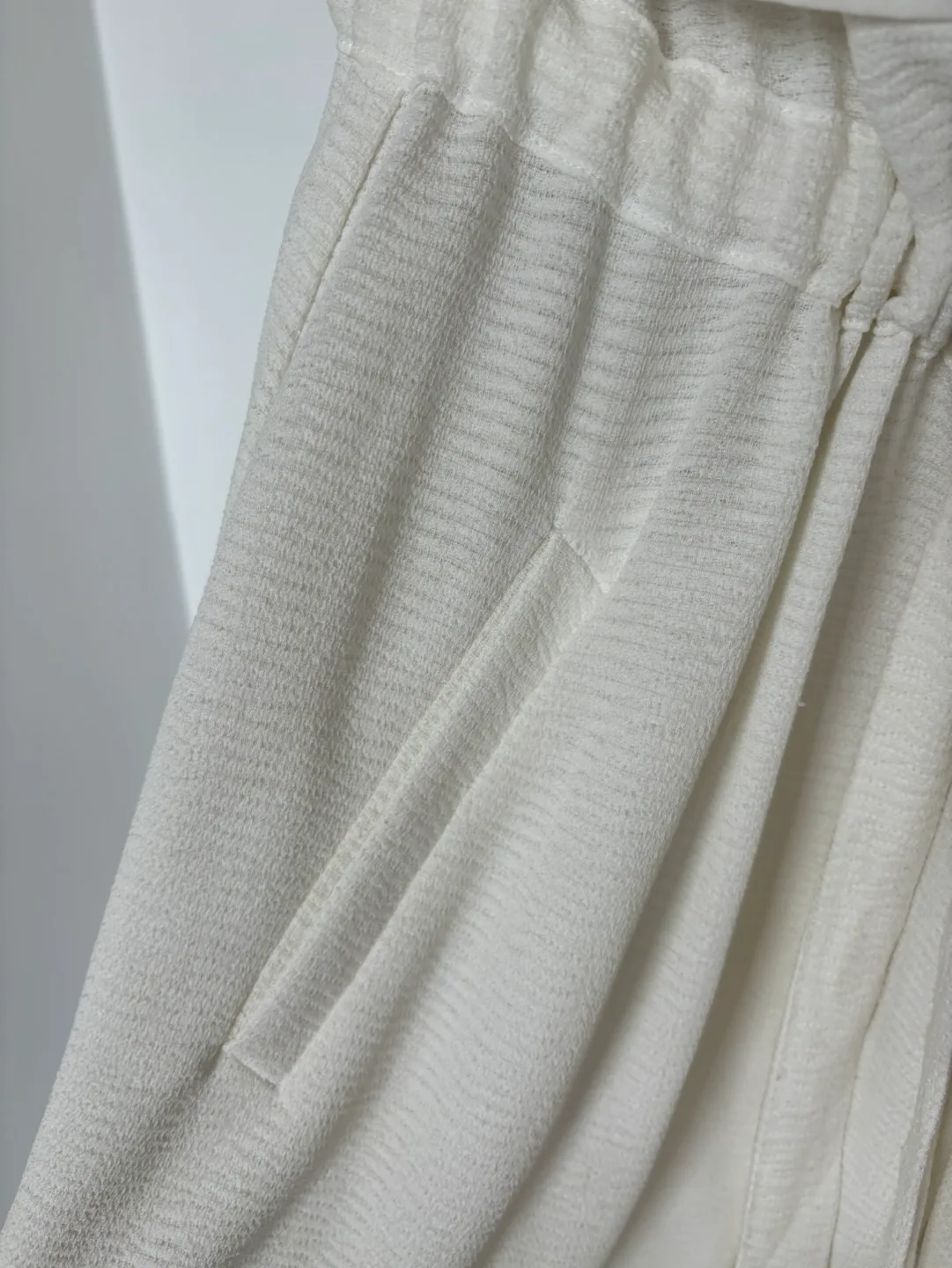 White Sleeveless Duster Vest image indicator(3)