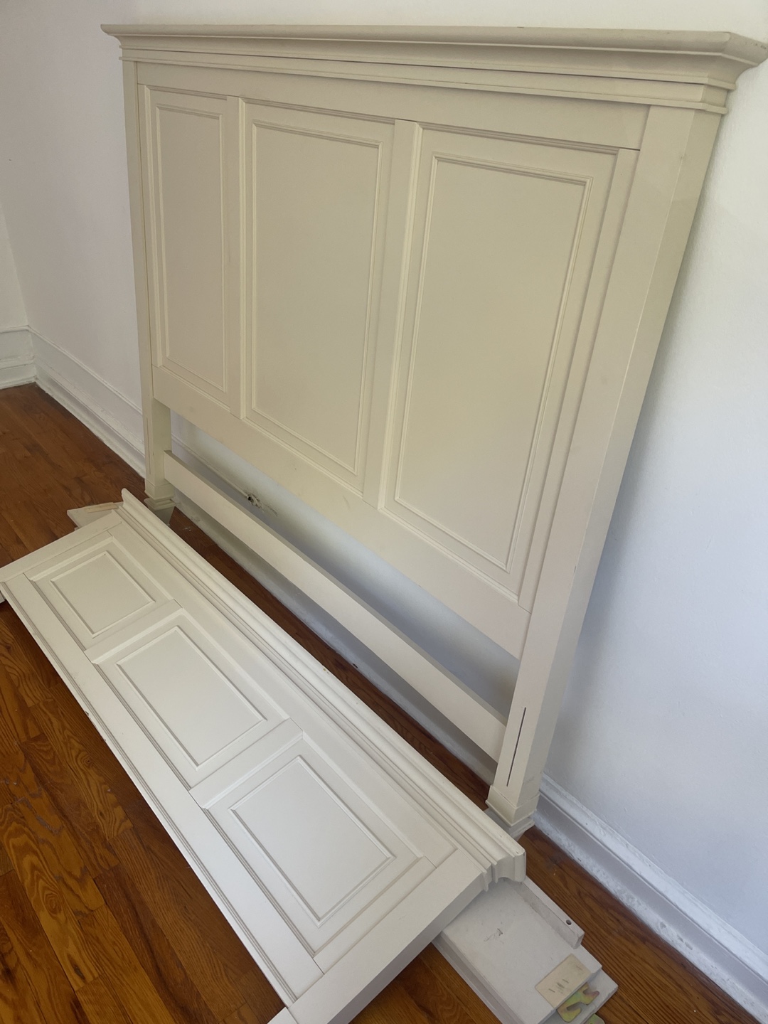 Queen Headboard/Footboard and side rails - photo 3
