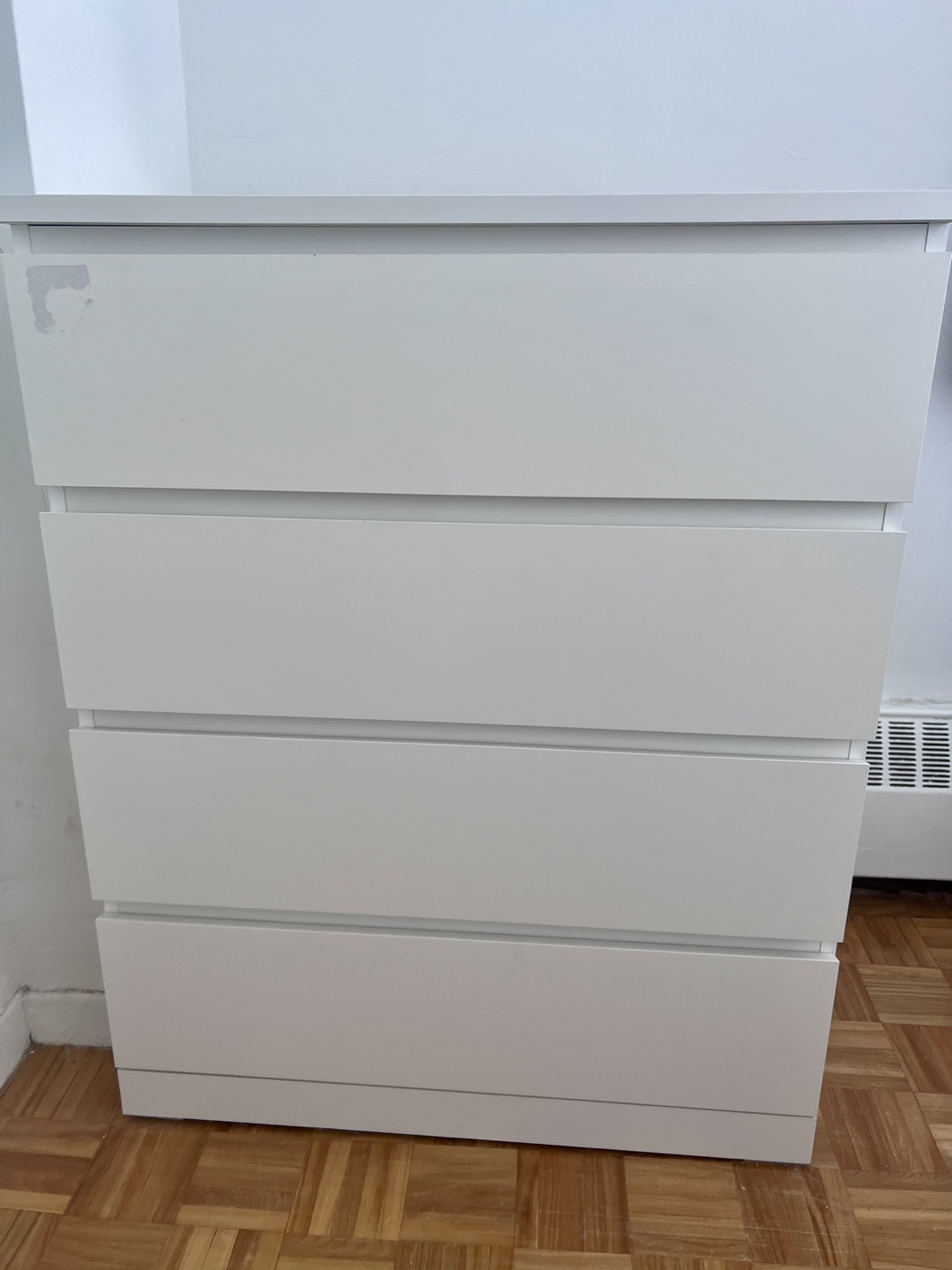 IKEA MALM 4-drawer dresser - photo 2