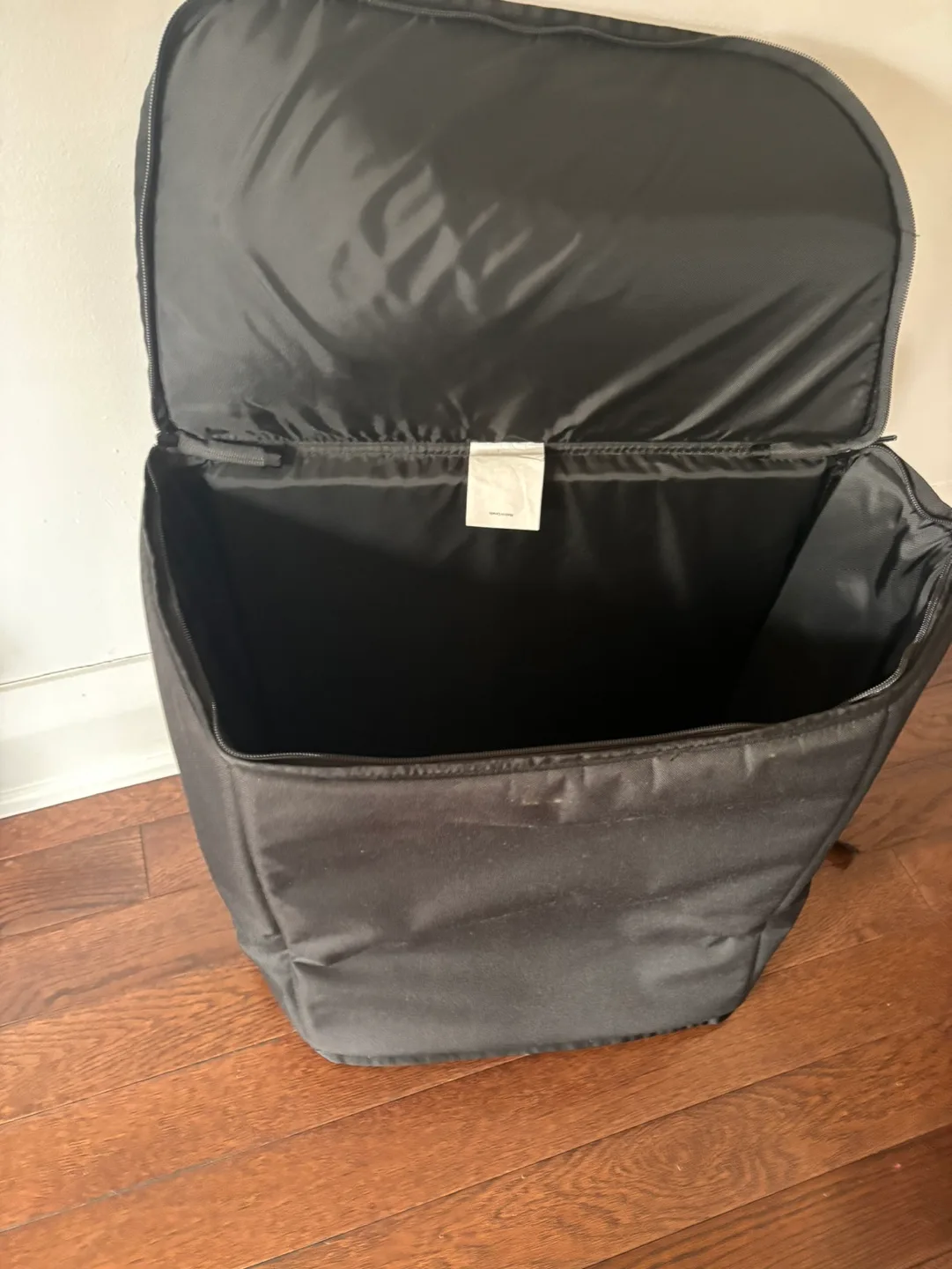 Black Insulated Delivery Backpack image indicator(2)