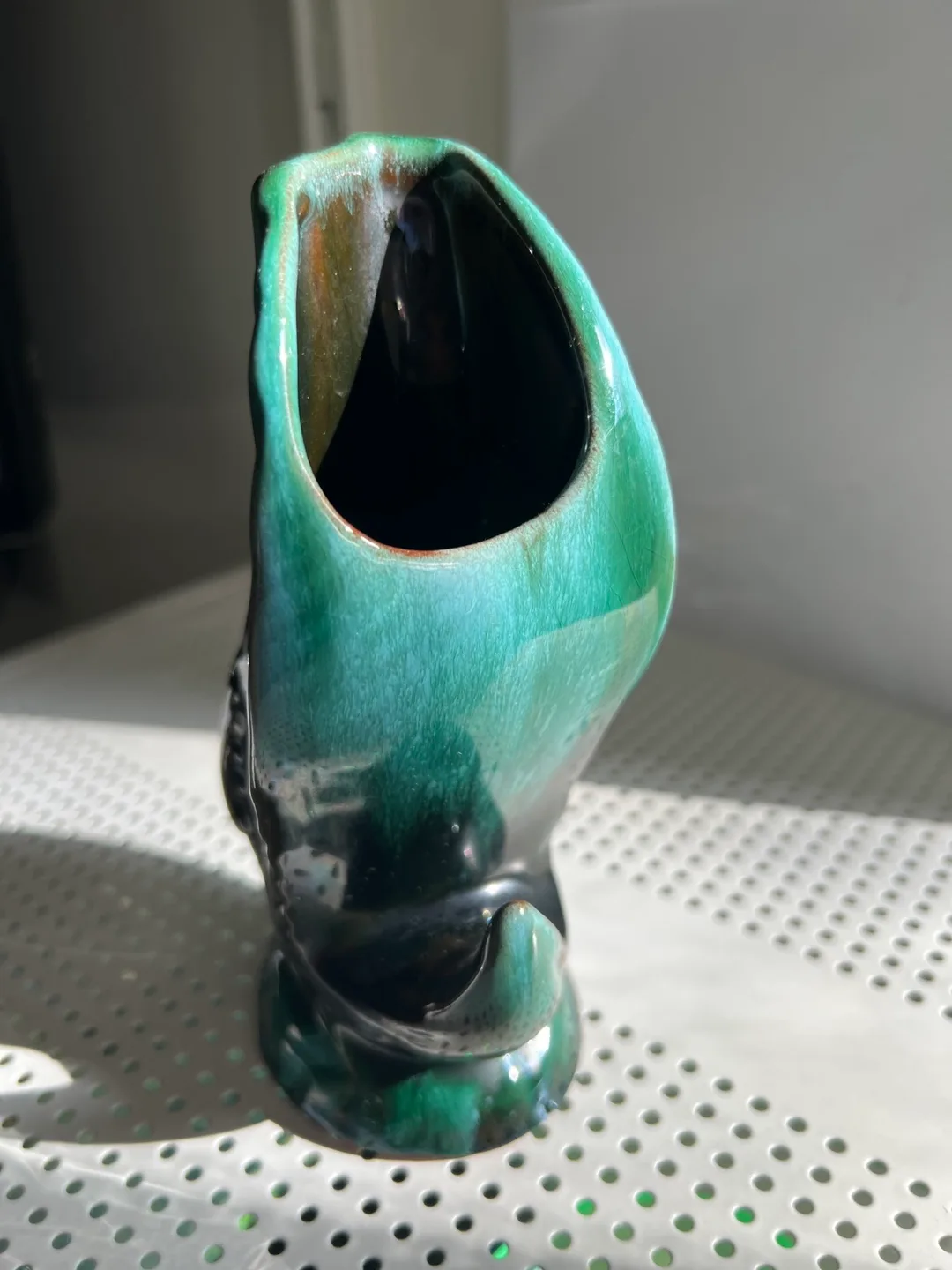 Vintage Blue Mountain Pottery Swan image indicator(3)