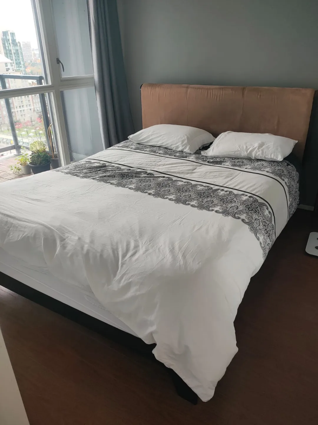 Queen Sized Bed Frame & Mattress thumbnail