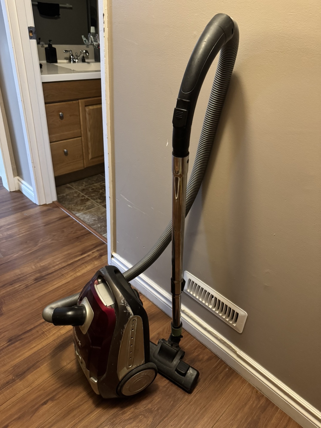 Shark Upright Vacuum - photo 3