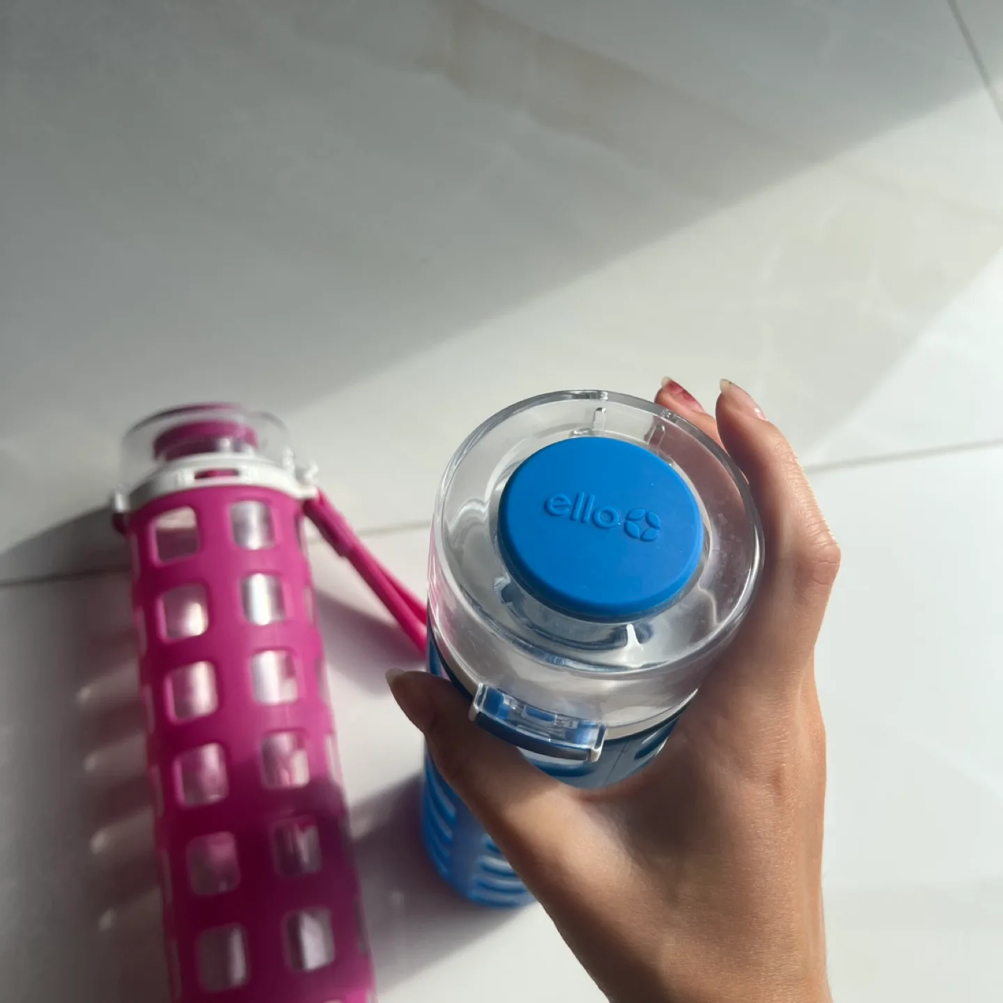 TWO Ello Glass Water Bottle with Protective Silicone Sleeve image indicator(2)