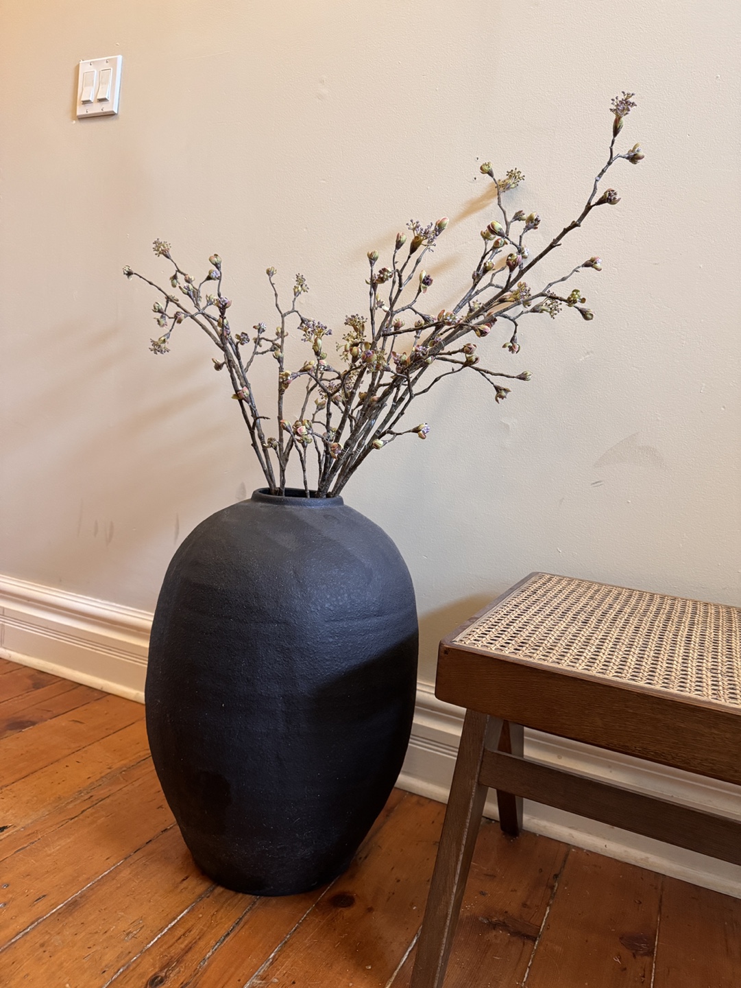 LARGE BLACK DECORATIVE VASE - photo 2