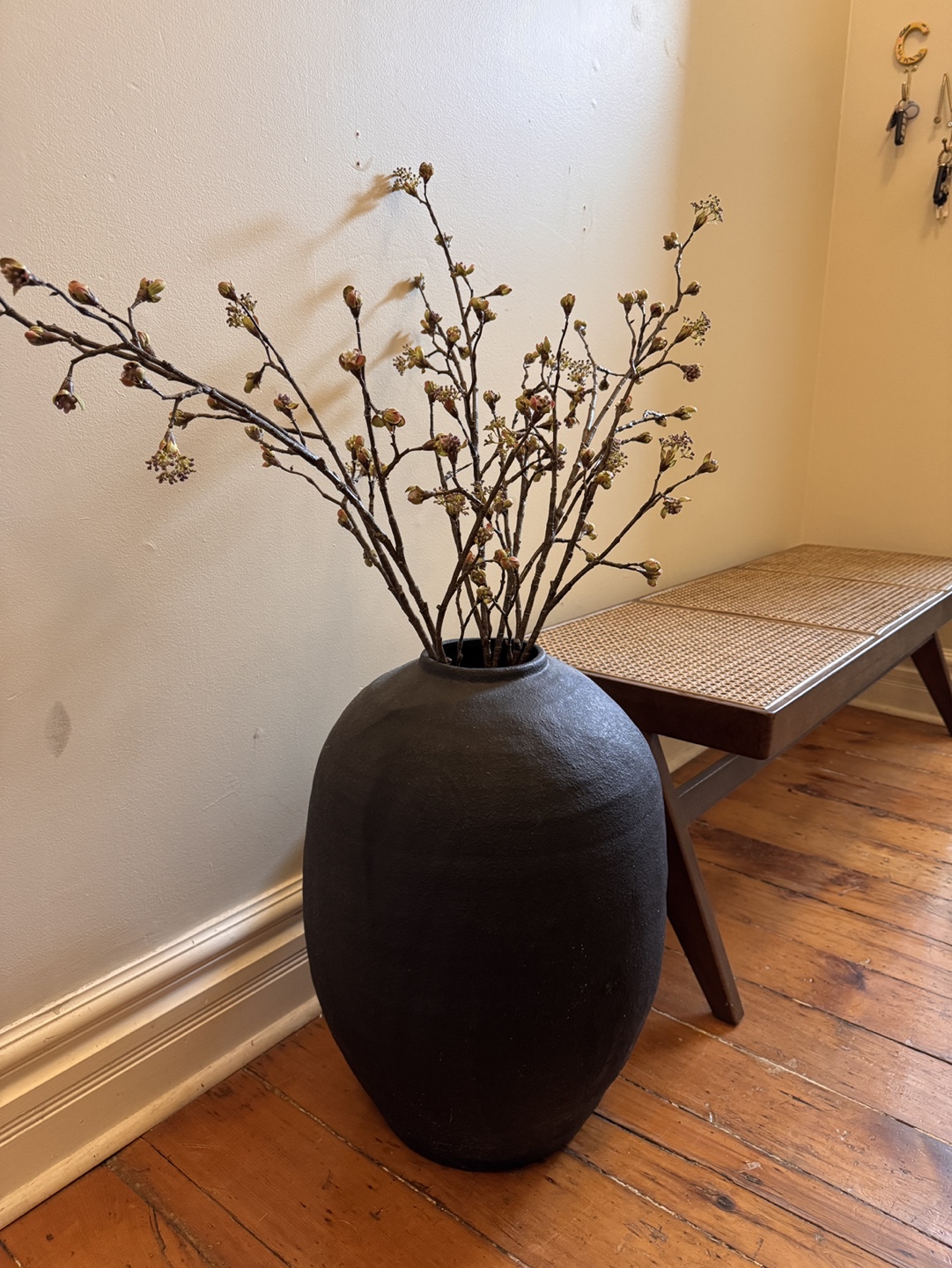 LARGE BLACK DECORATIVE VASE