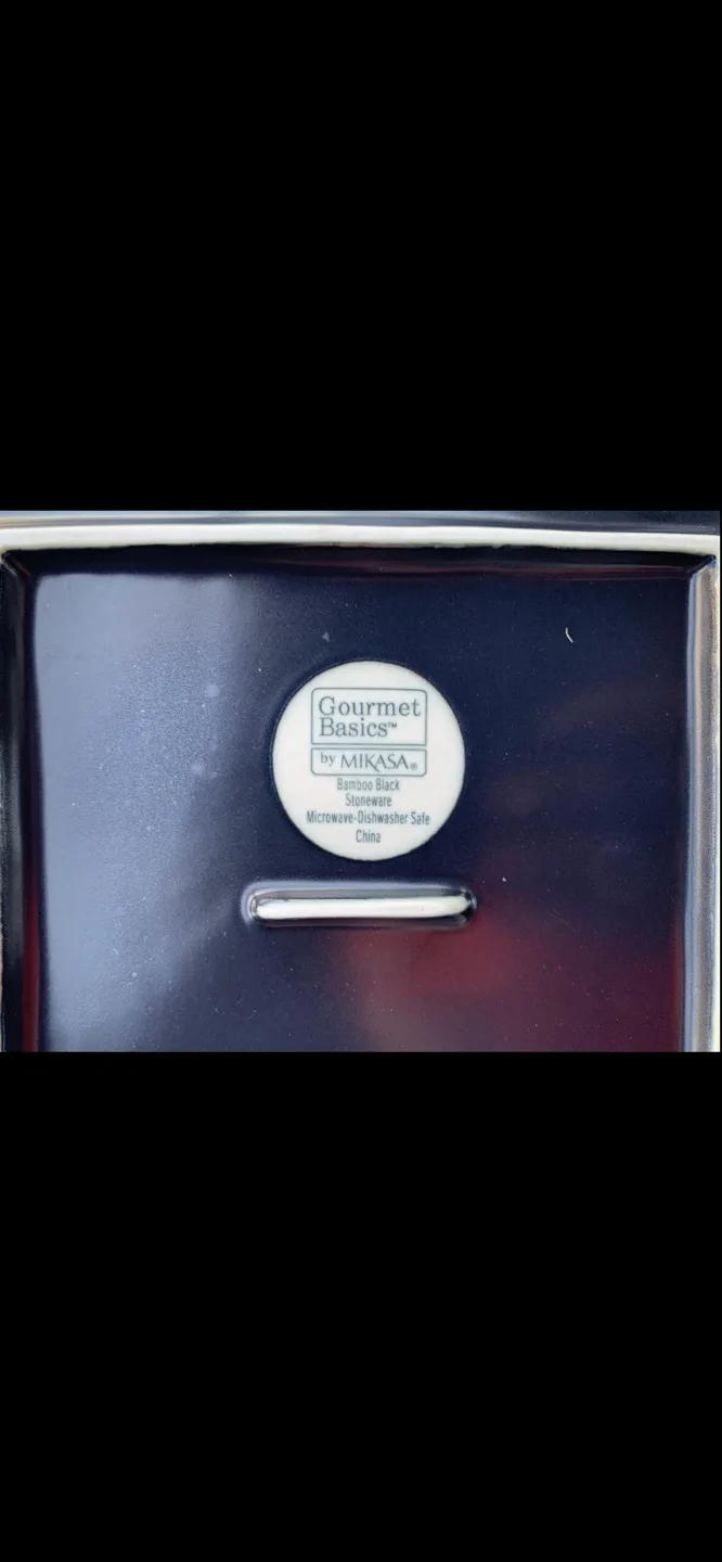 Mikasa Gourmet Basics Square Plates image indicator(4)