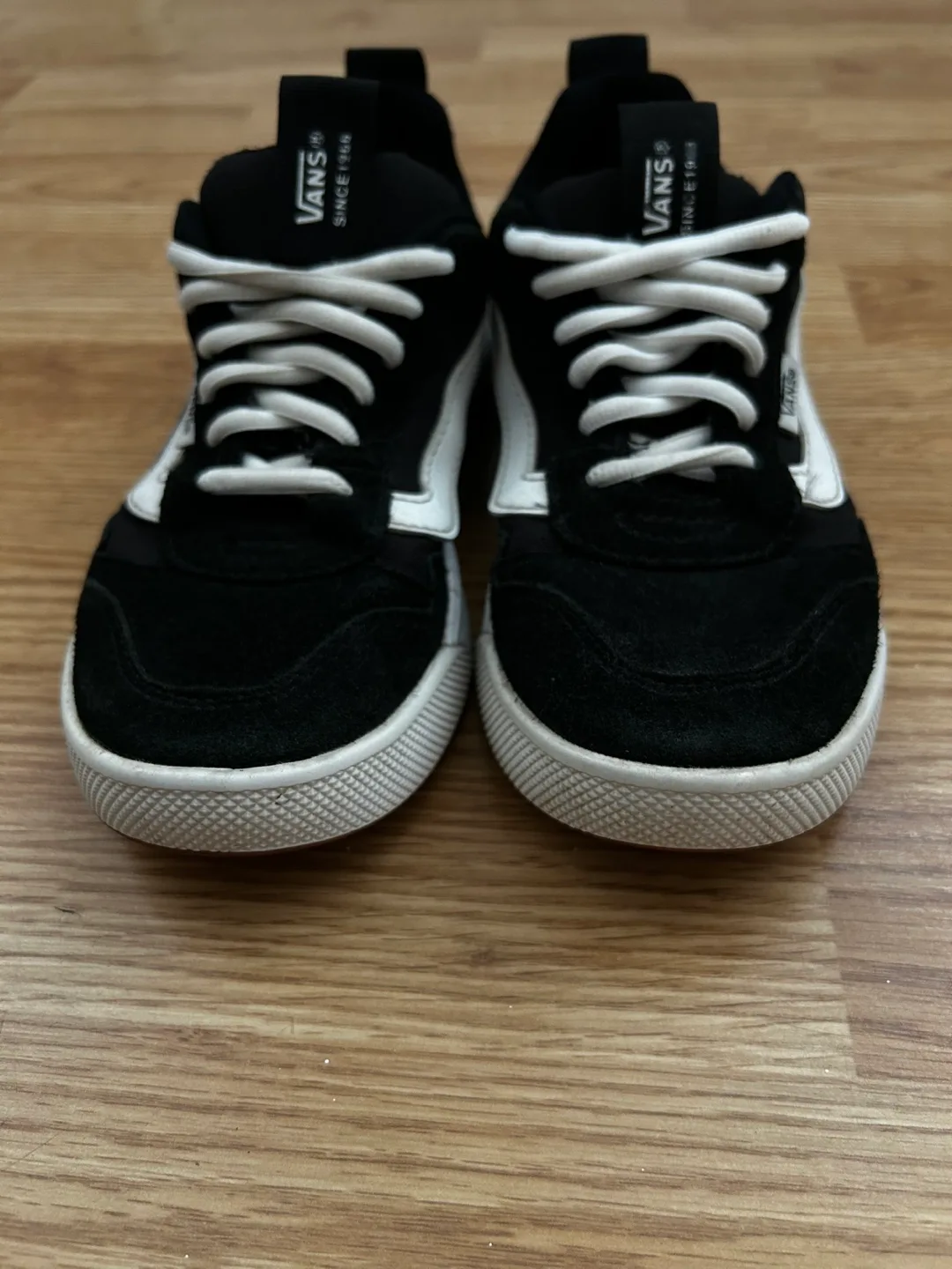 Women’s Vans Range Exp Black Skate Shoe image indicator(8)