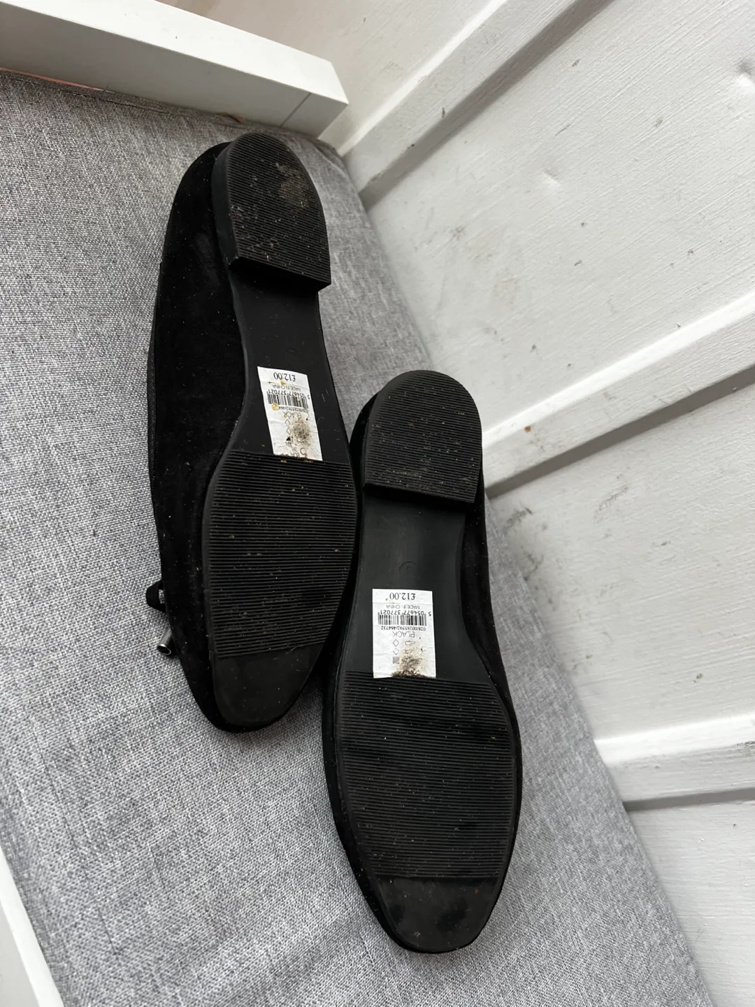 Black Suede Bow Flats Size 5 image indicator(4)