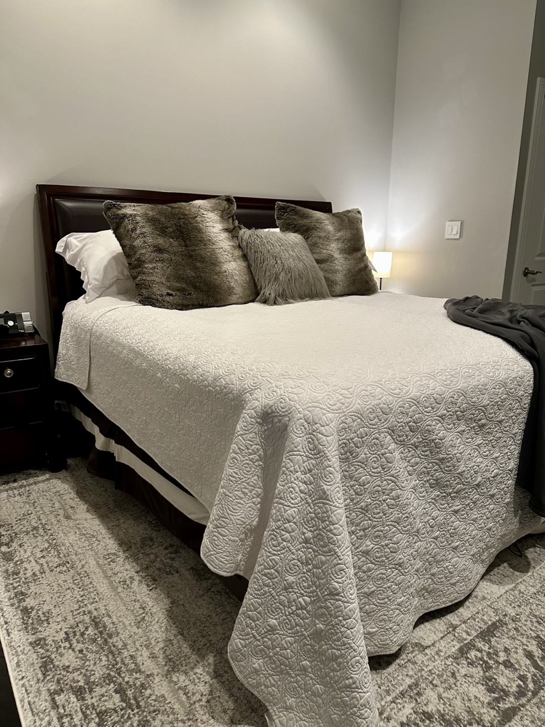 King Size Bed Frame w/Wood & Leather Headboard - photo 2