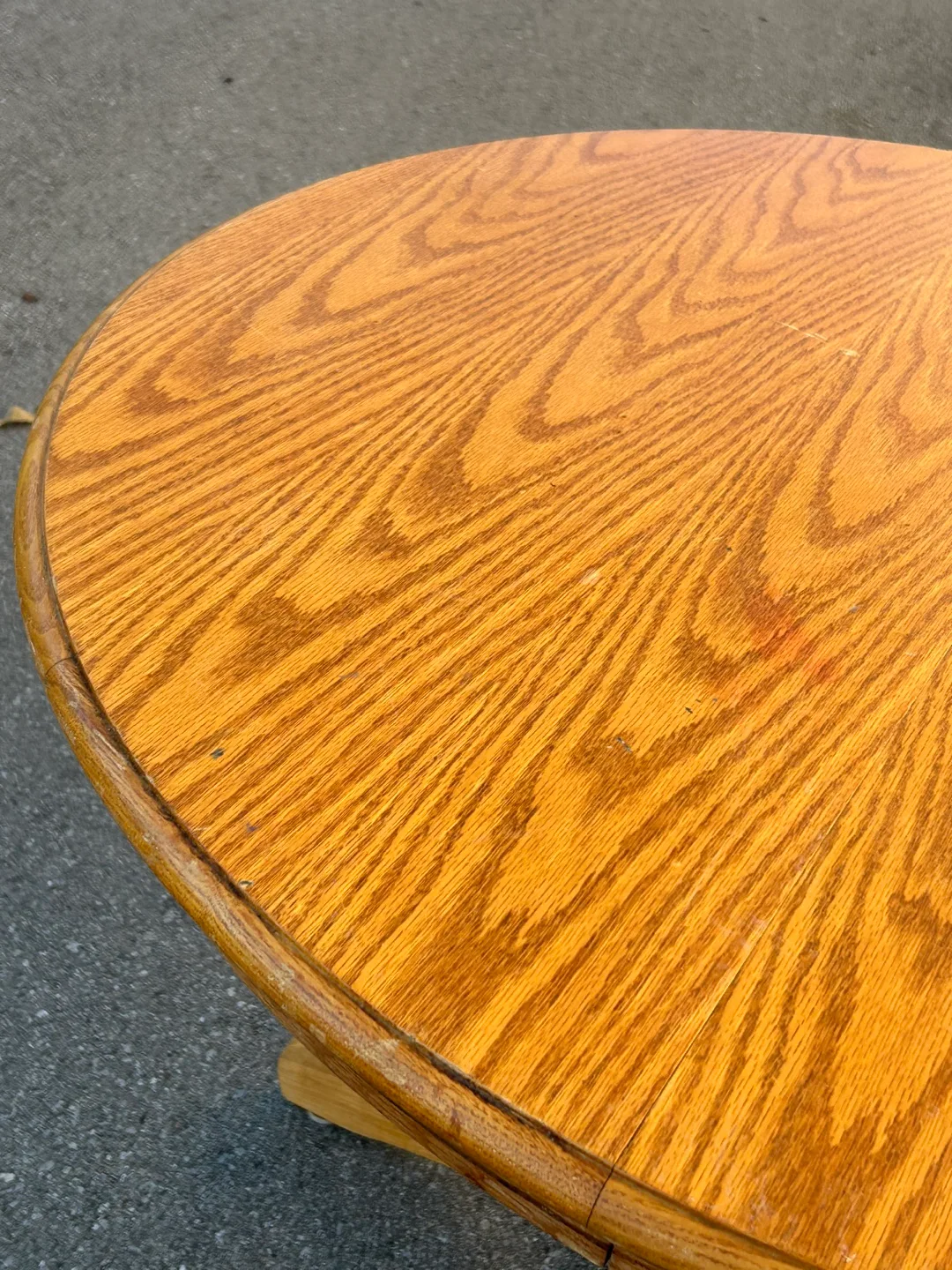 Round Dining Table image indicator(6)