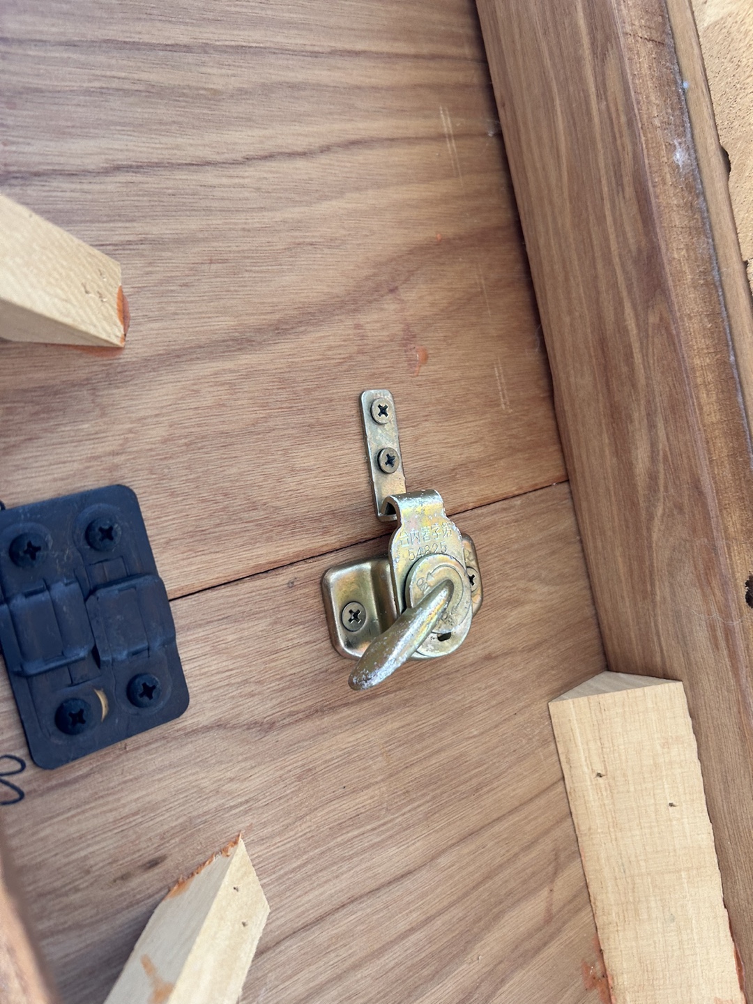 Round Dining Table - photo 4