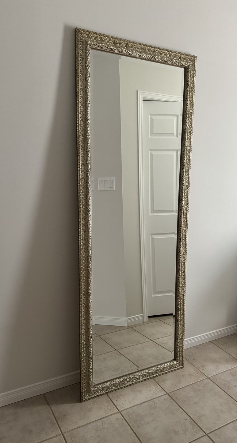 Large mirror with ornate decorative frame - photo 2