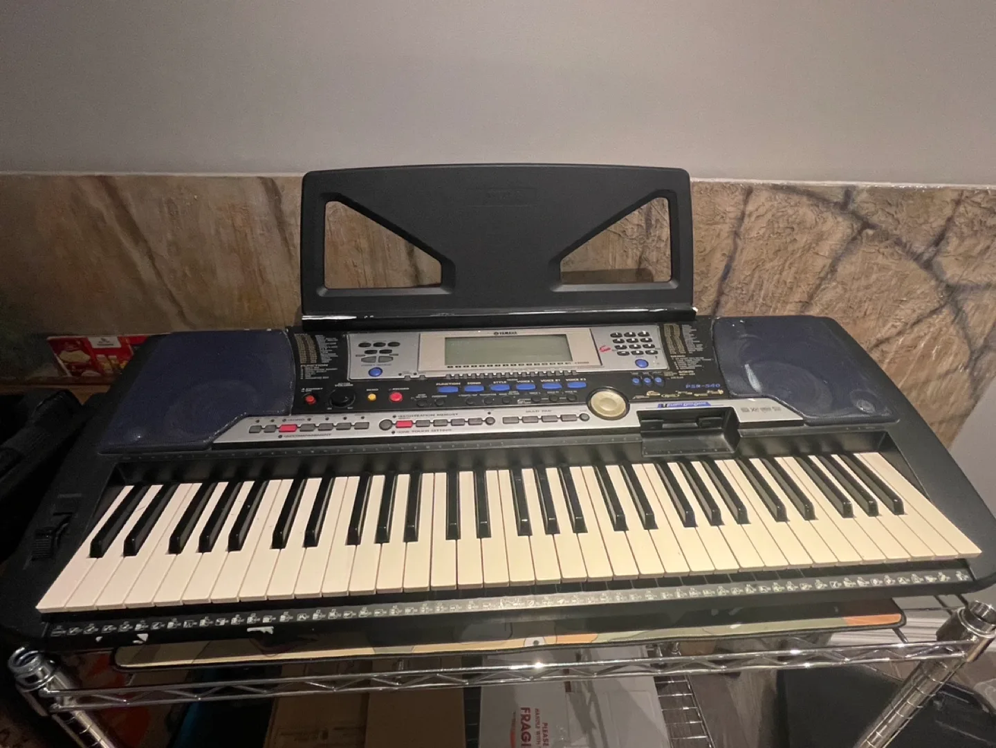 YAMAHA PSR-540  Keyboard thumbnail