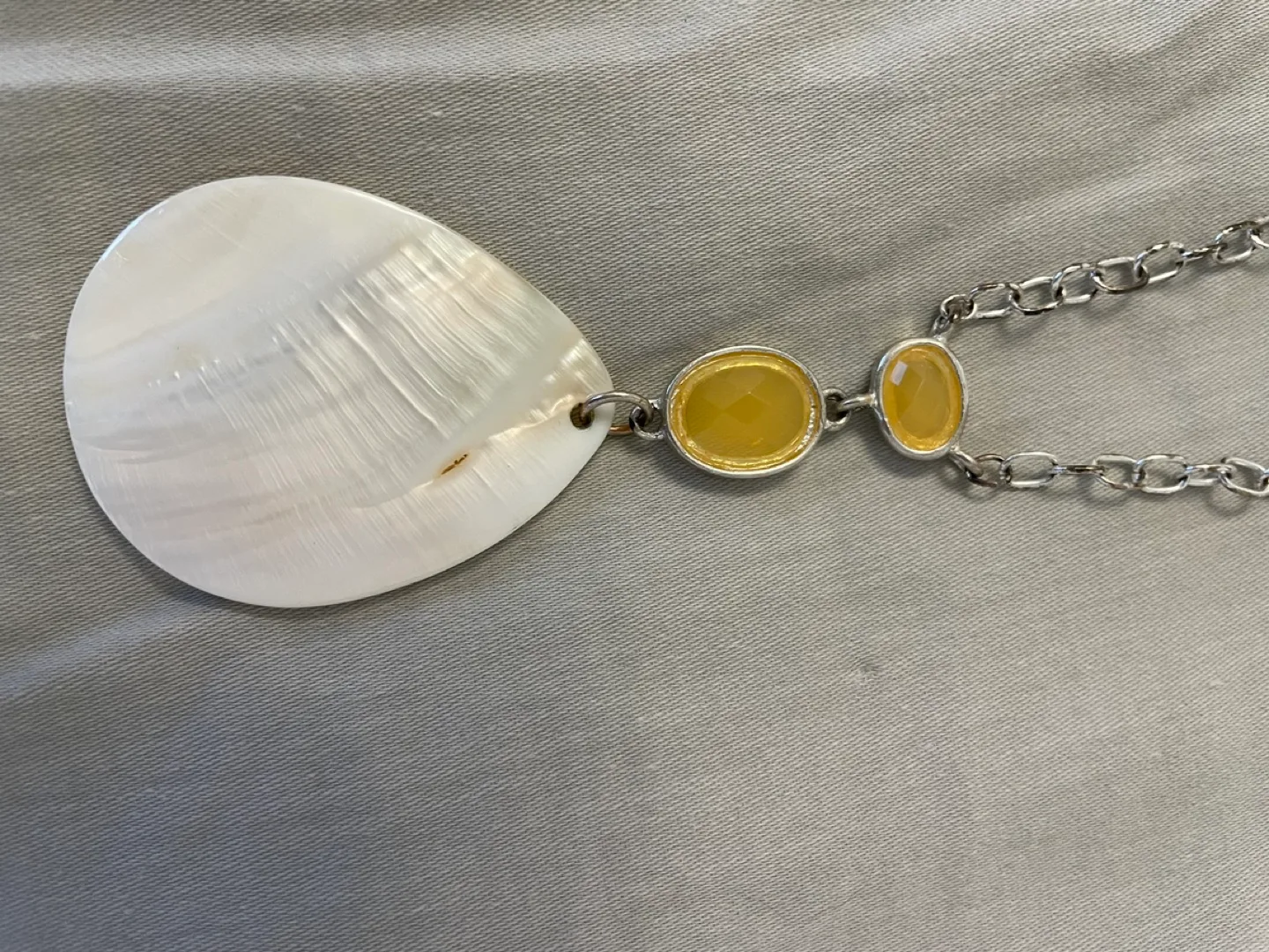 Shell and Stone Necklace and Earrings Set image indicator(3)