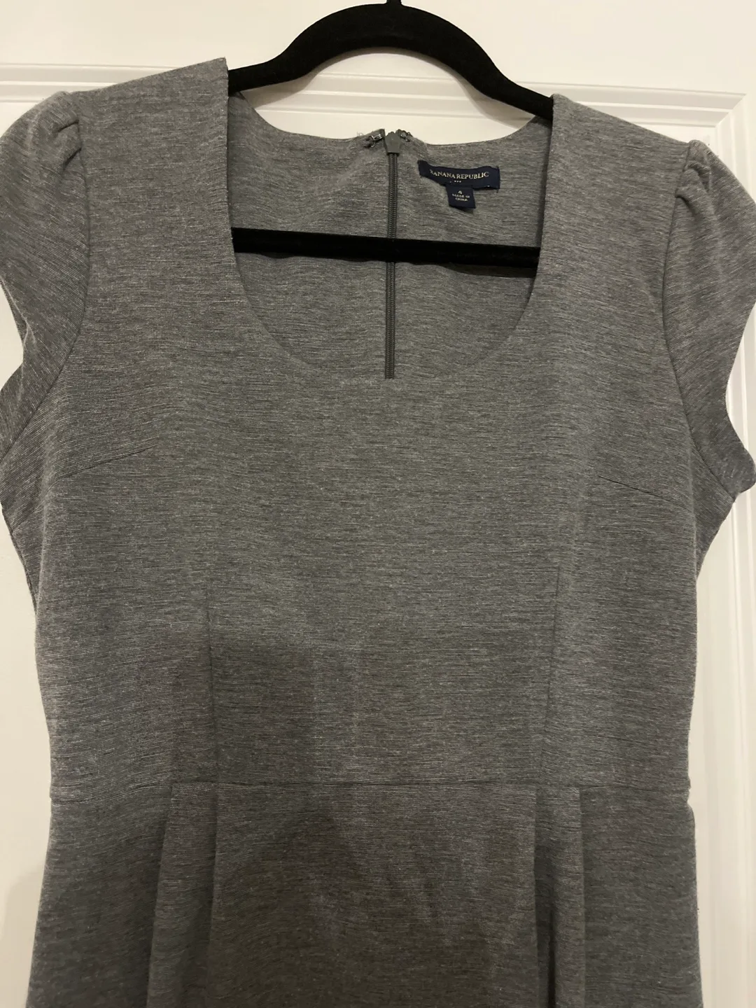 Banana Republic Grey Dress Size 4 image indicator(2)