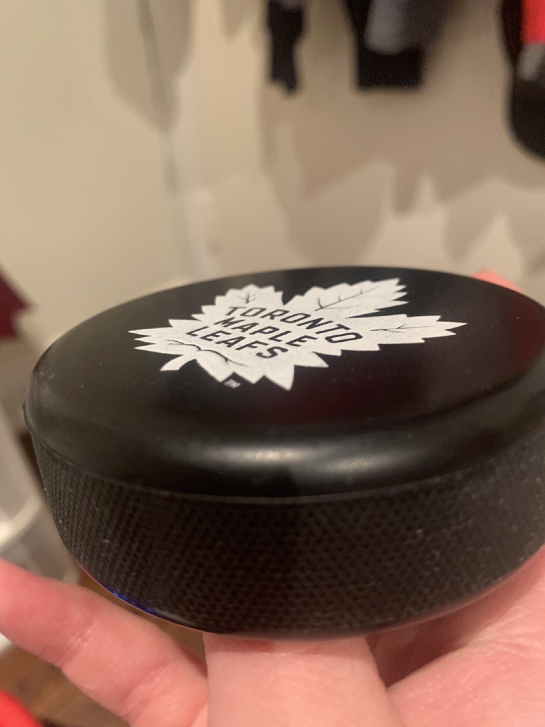 Toronto Maple Leafs Puck - photo 3