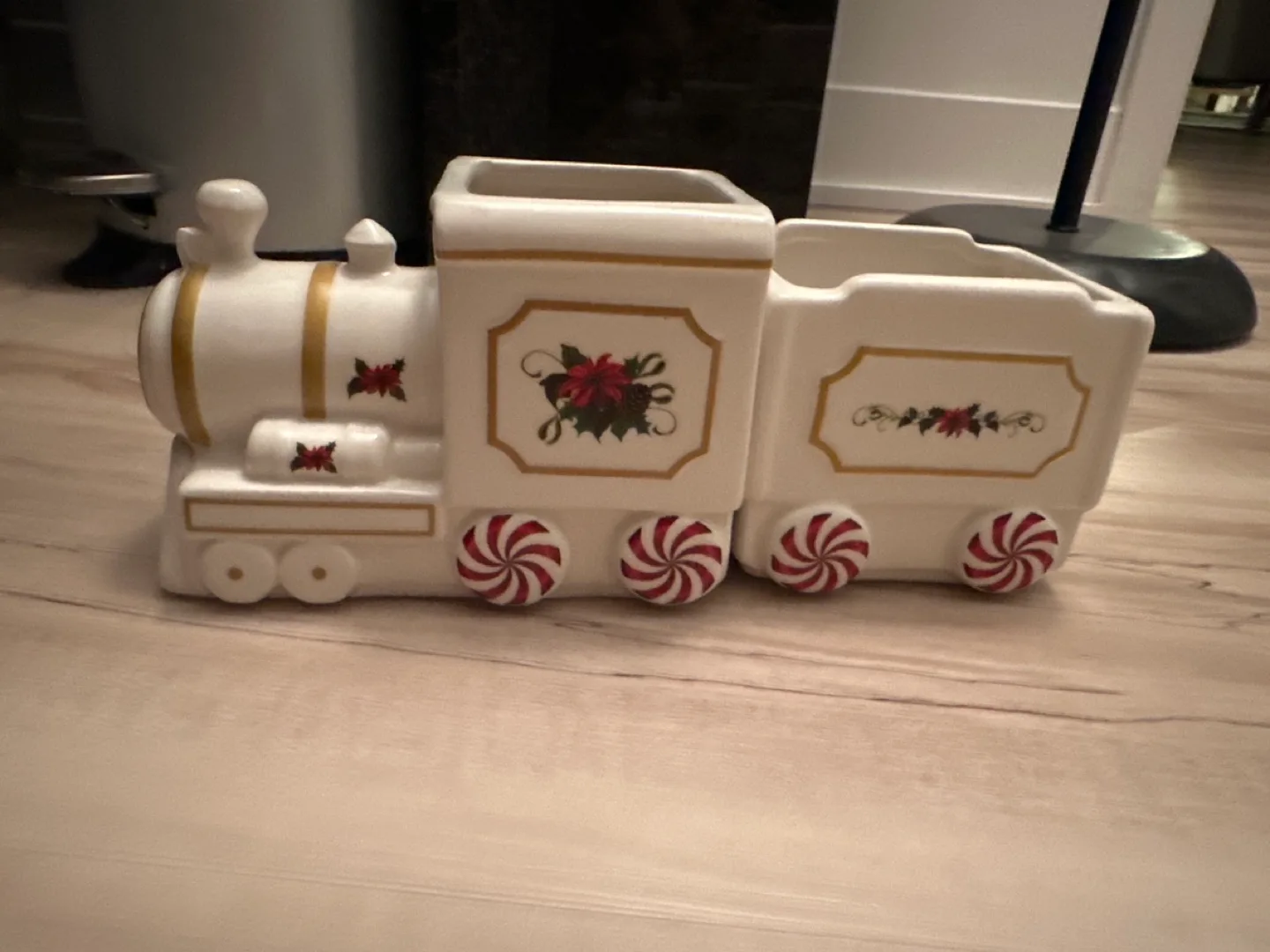 🚂 🍬 Train Candy Dish Set - Avon image indicator(6)