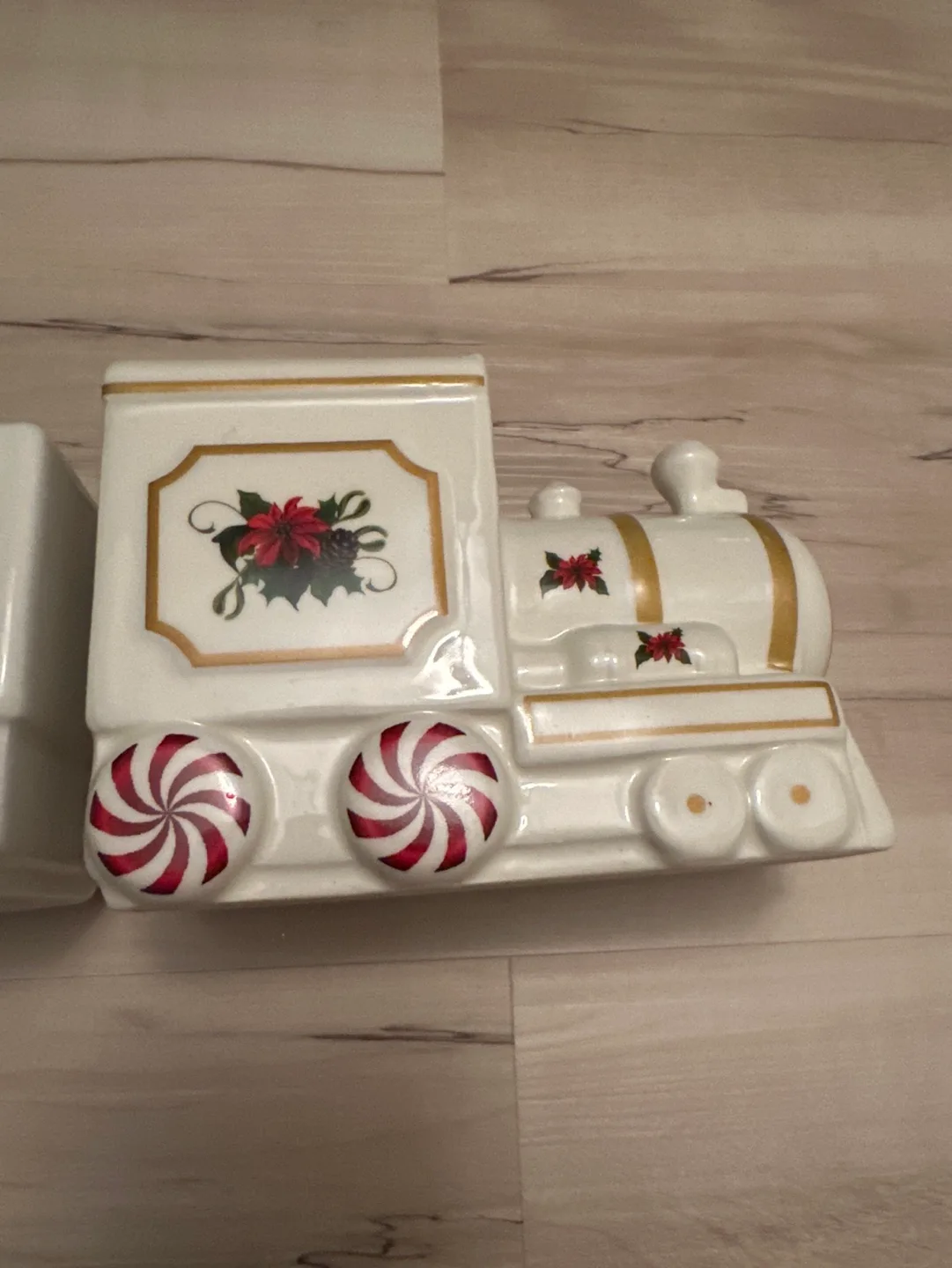 🚂 🍬 Train Candy Dish Set - Avon image indicator(2)