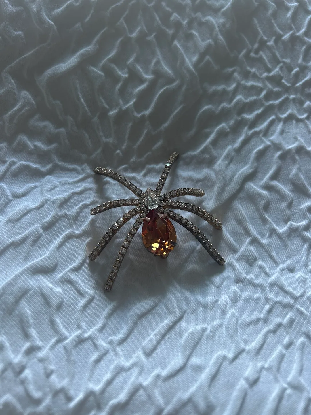 Gold Tone Rhinestone Spider Brooch image indicator(5)