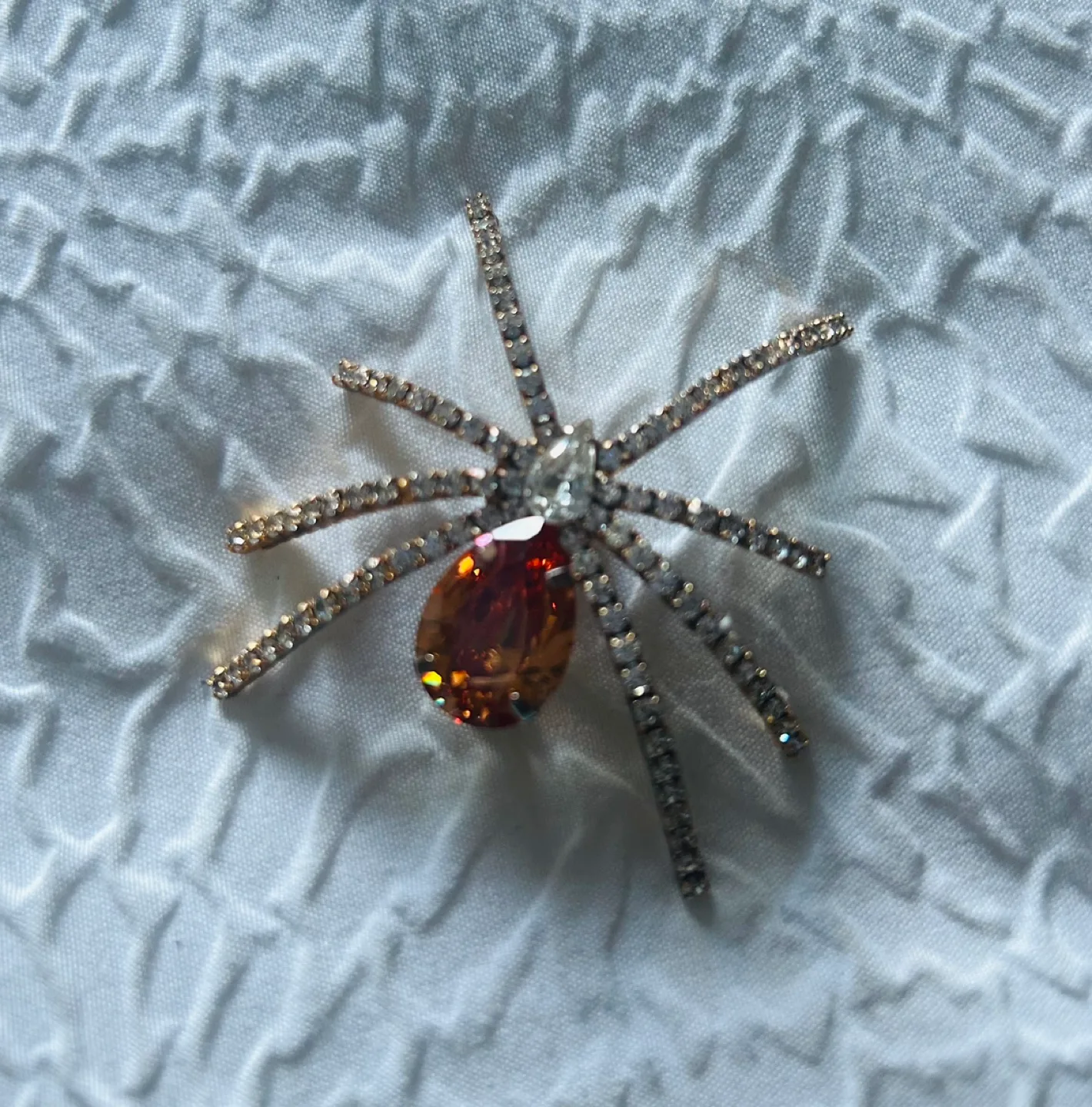 Gold Tone Rhinestone Spider Brooch image indicator(4)