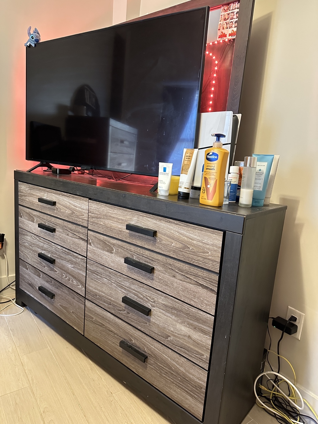 6 Drawer Dresser and mirror
