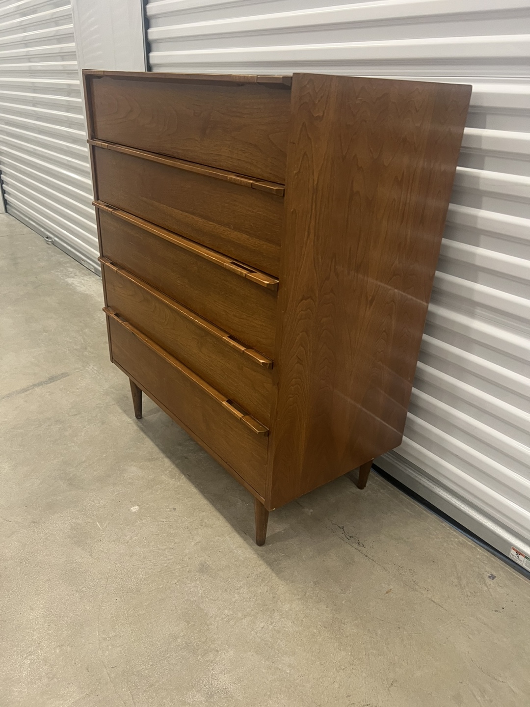 Mid Century Modern Dresser - photo 2