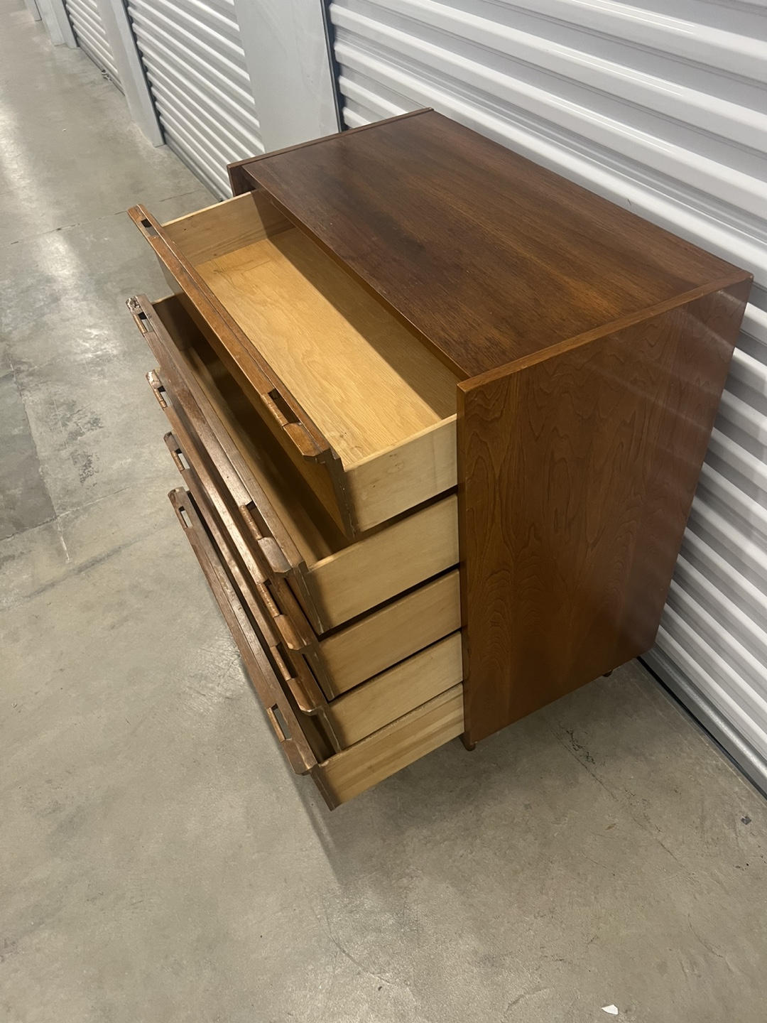 Mid Century Modern Dresser - photo 4