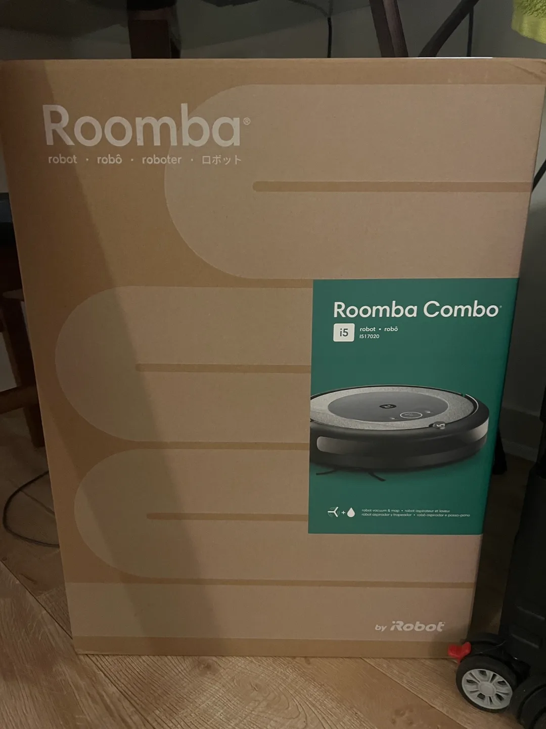 iRobot Roomba Combo 15 Robot Vacuum and Mop image indicator(2)