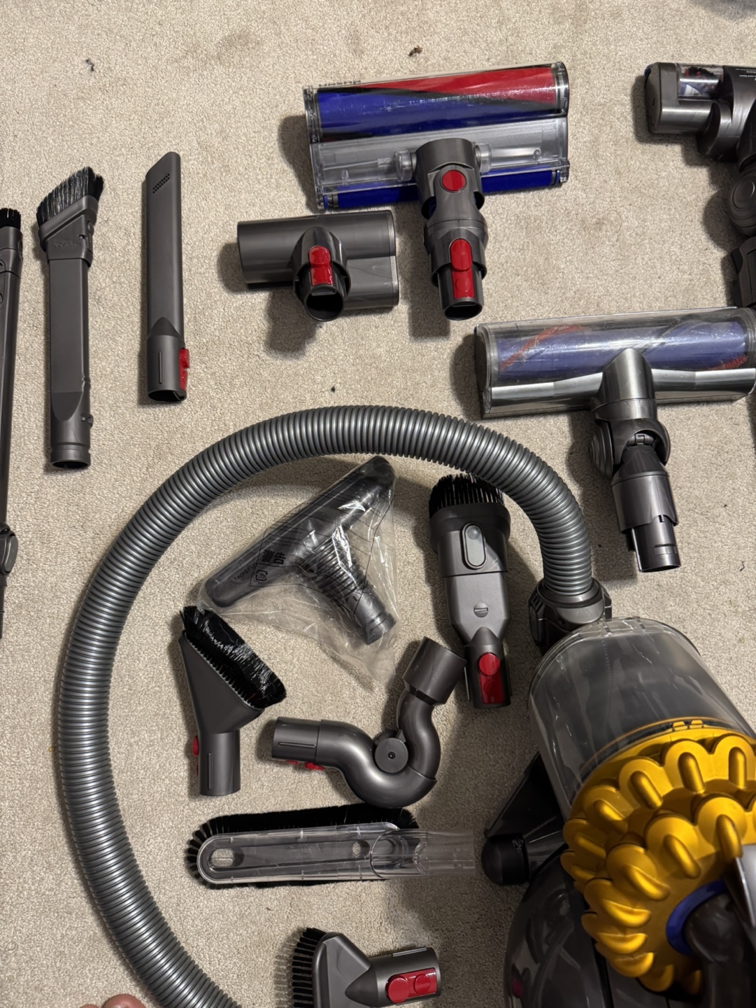 Dyson DC46 Vacumm - photo 4