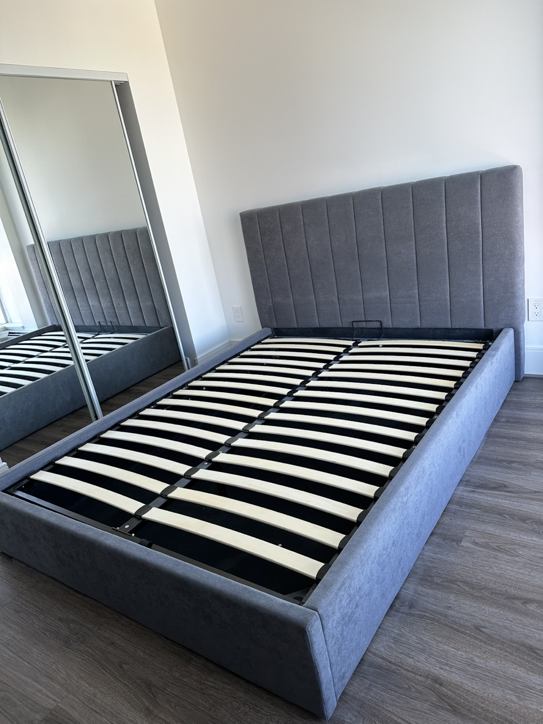 Queen Size Upholstered Bed Frame with Storage