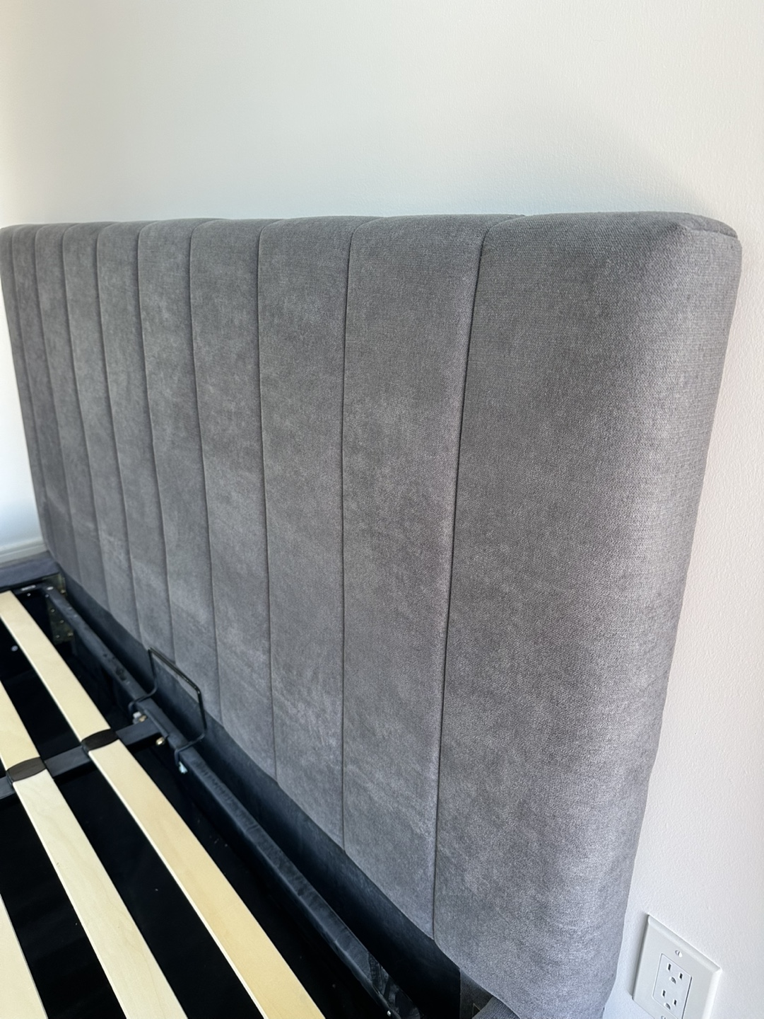 Queen Size Upholstered Bed Frame with Storage - photo 3