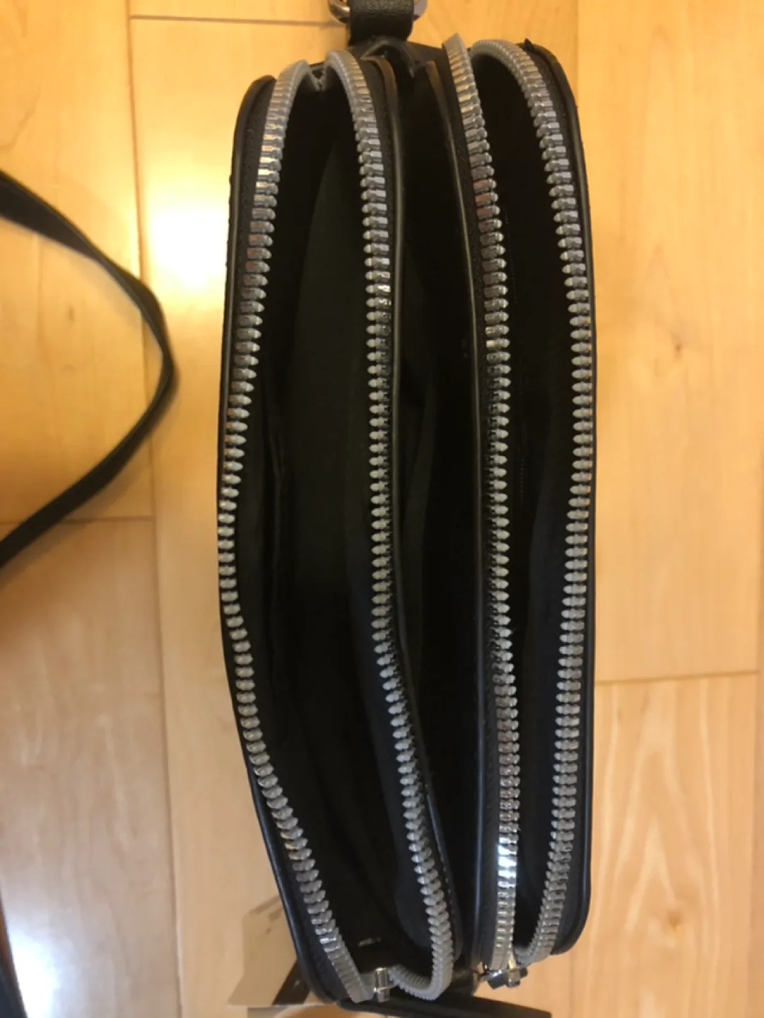 🆕Nine West Brie Mini Crossbody Bag image indicator(3)